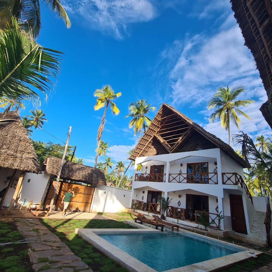 Lodge Mambo