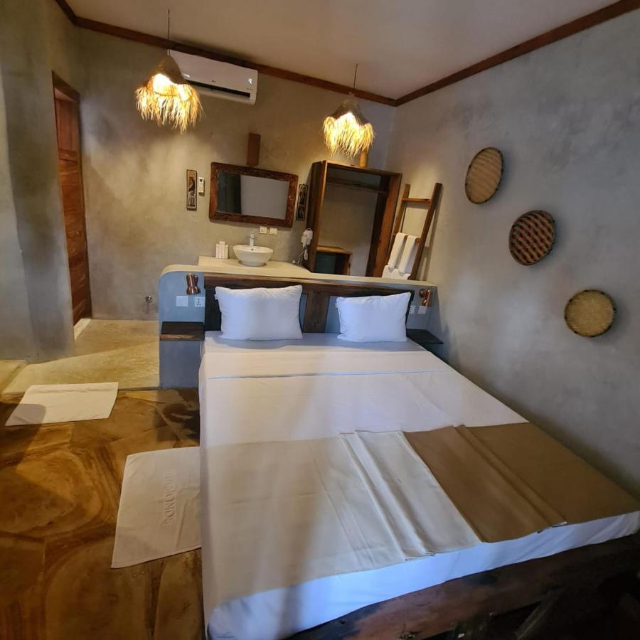 Mambo Lodge