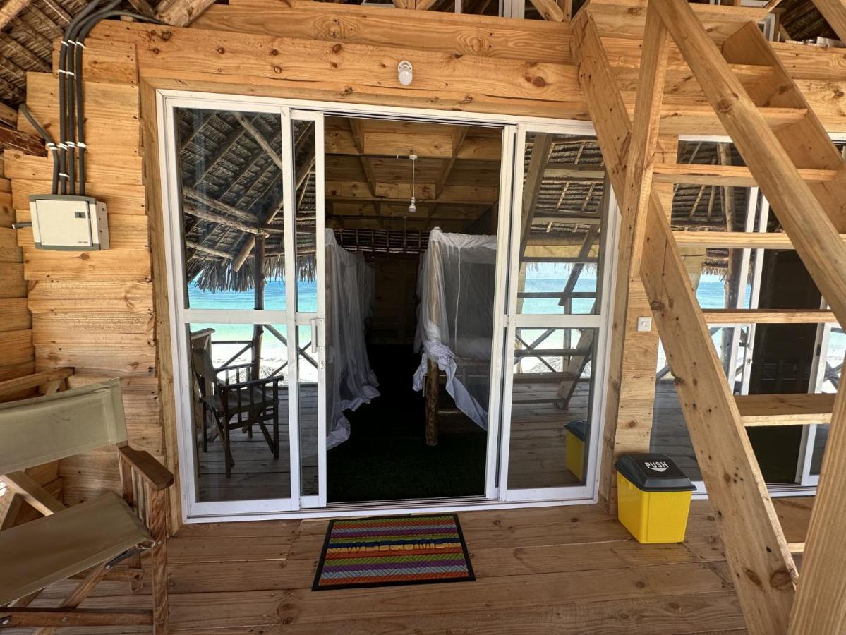 Coconuts Bandas Hostel *