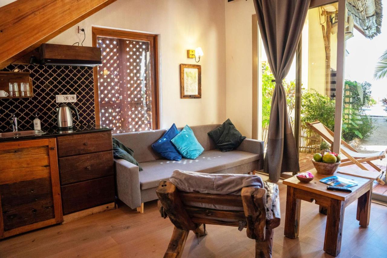 Clove Island & Makunduchi