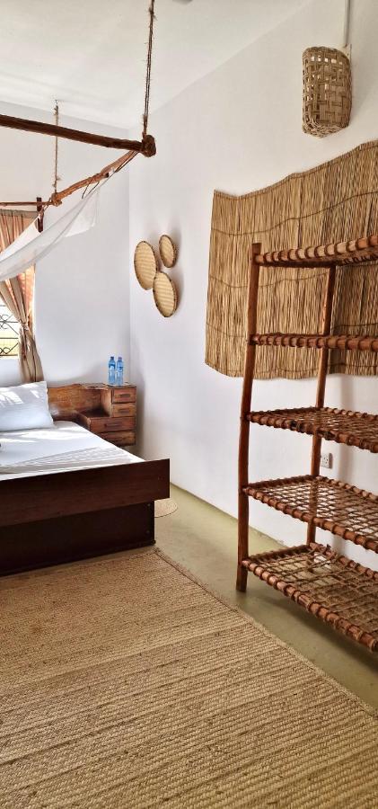 Mlango House * Paje