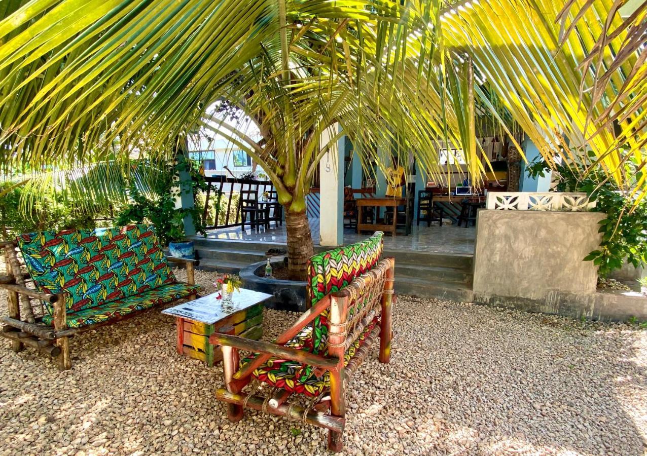 Bed & Breakfast Darwesh Nyumba *