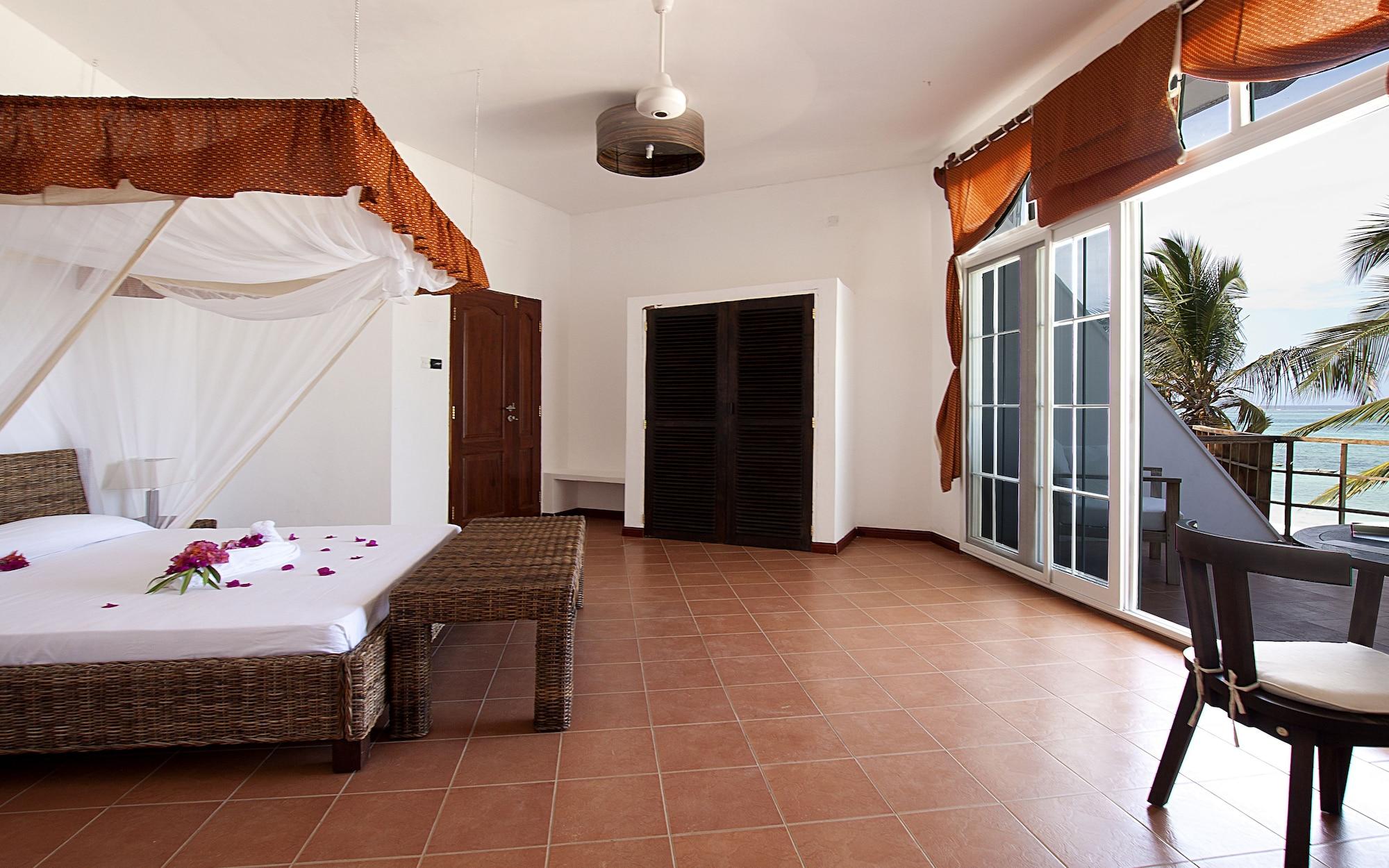 Albatross Ocean View Hotel 4*