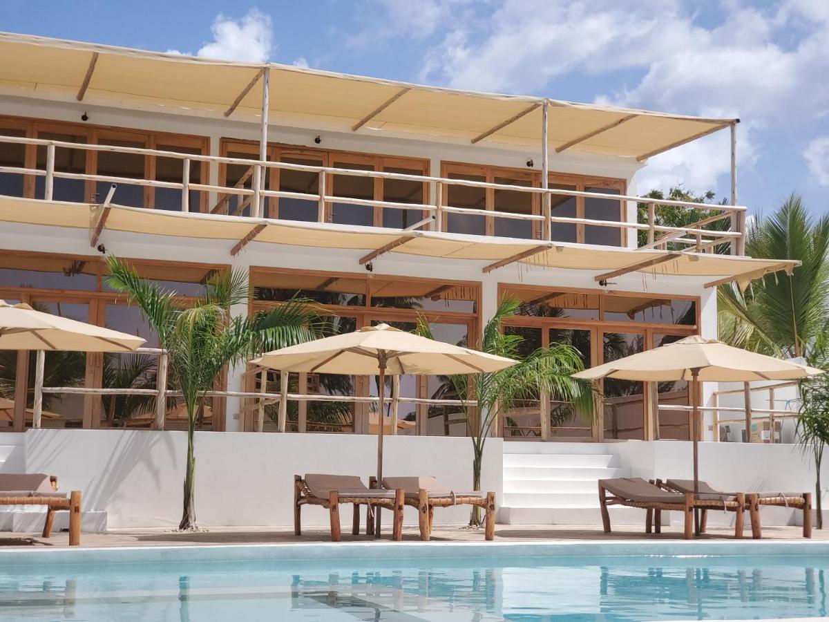 Sunny Matemwe Hotel
