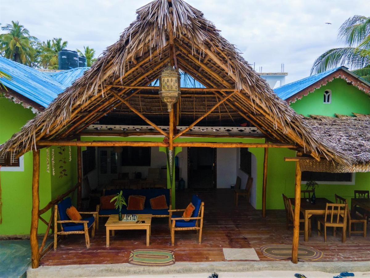 Hotel Bustani *