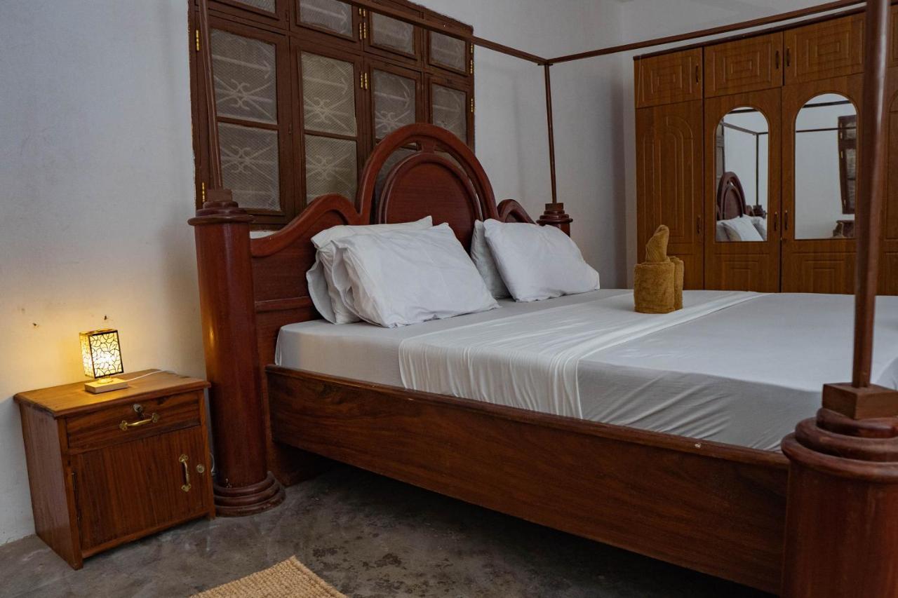 Bustani Hotel