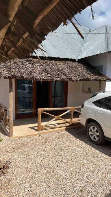 B Zanzibar Apartment *