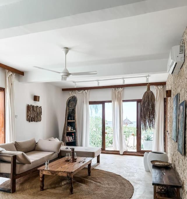 Upendo With Pool, Zanzibar Villa *