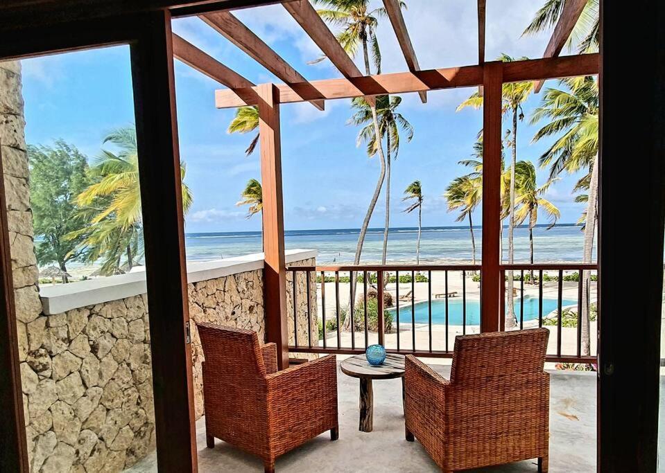 Ocean View With Pool, Zanzibar Pingwe