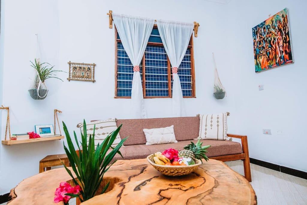 Apartment ✰secluded House W/king Bed Near Beach-5 Min Walk✰ *