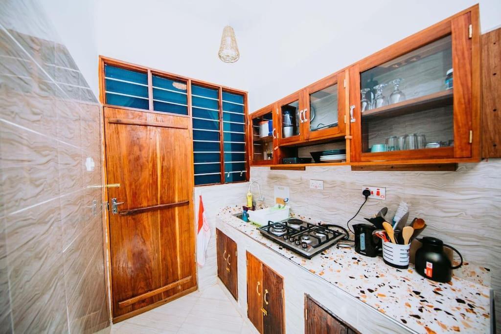 Apartment ✰secluded House W/king Bed Near Beach-5 Min Walk✰ Pingwe