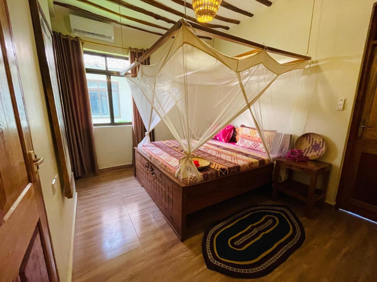 Lulu Hotel