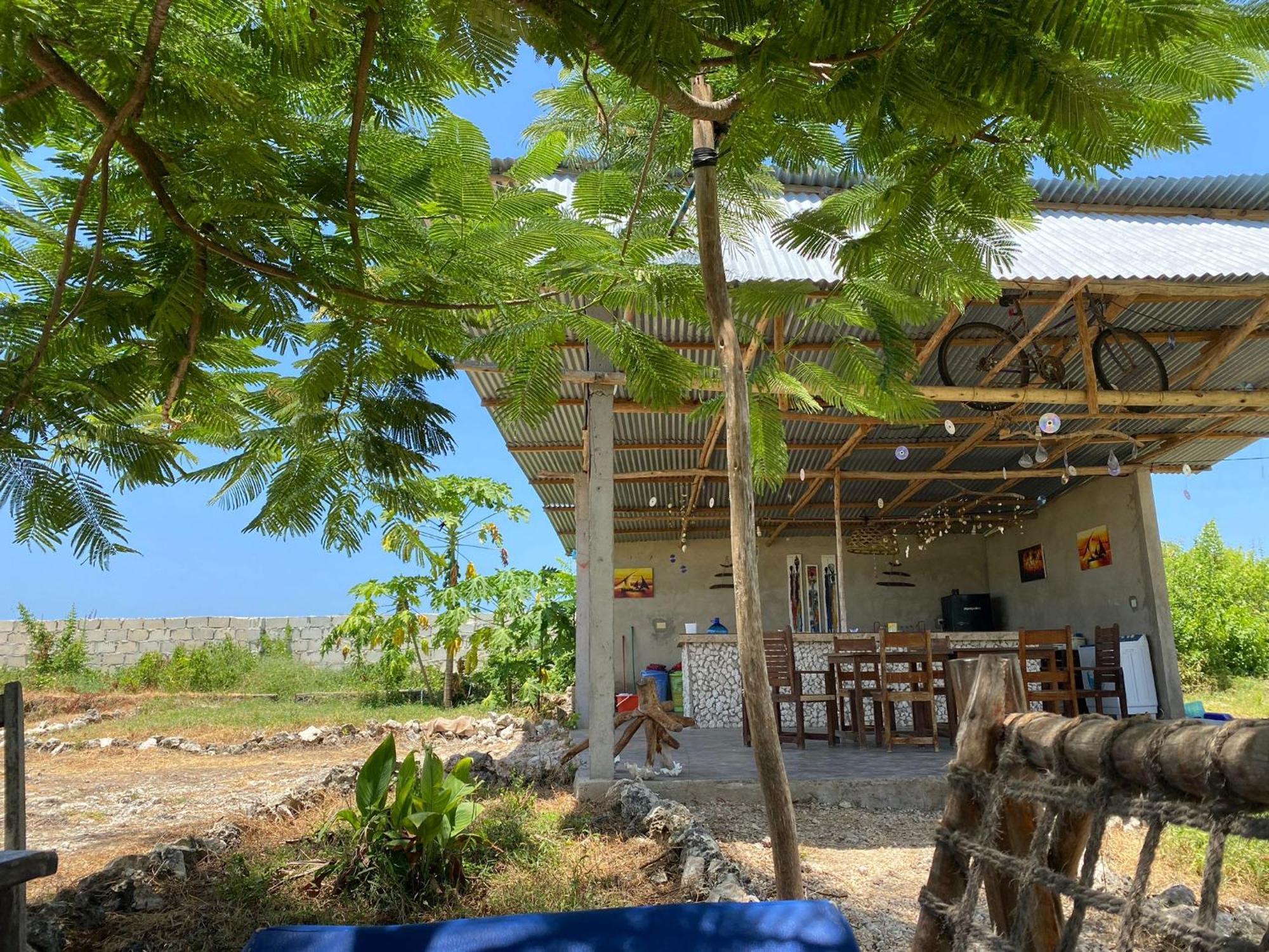 Bed & Breakfast Habibis Bottle House Nungwi