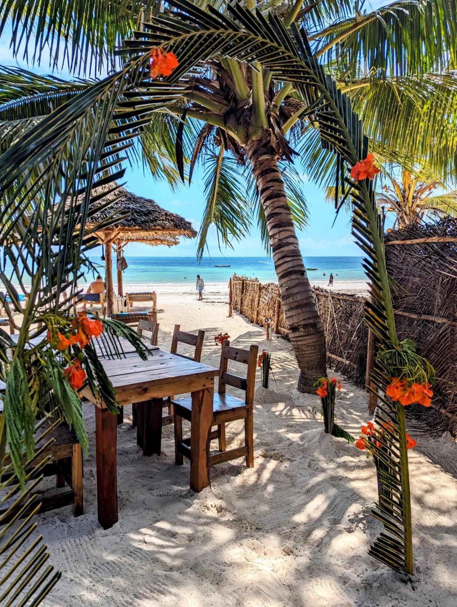 Bahati Hotel 3*