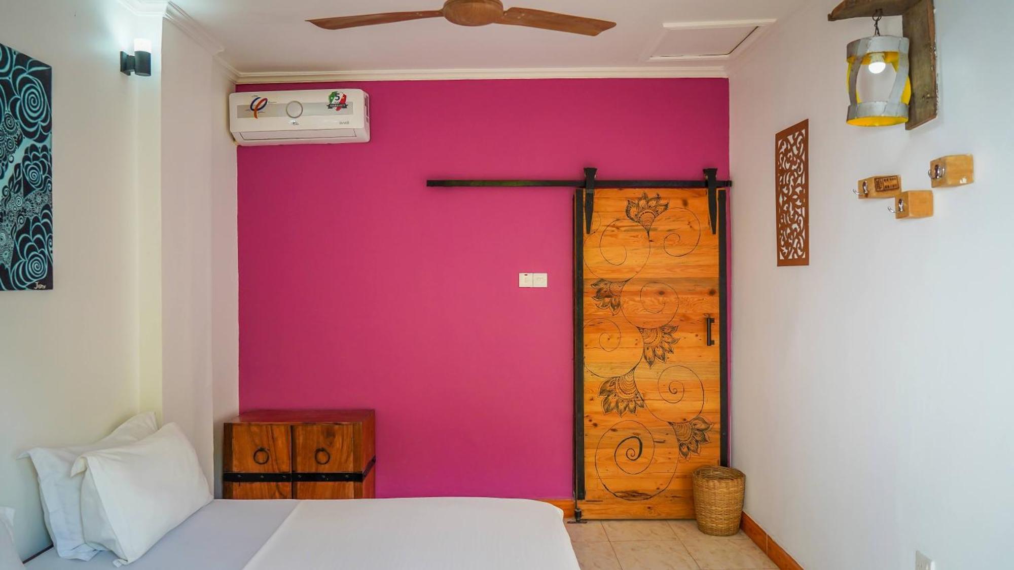 House Bed & Breakfast 2*