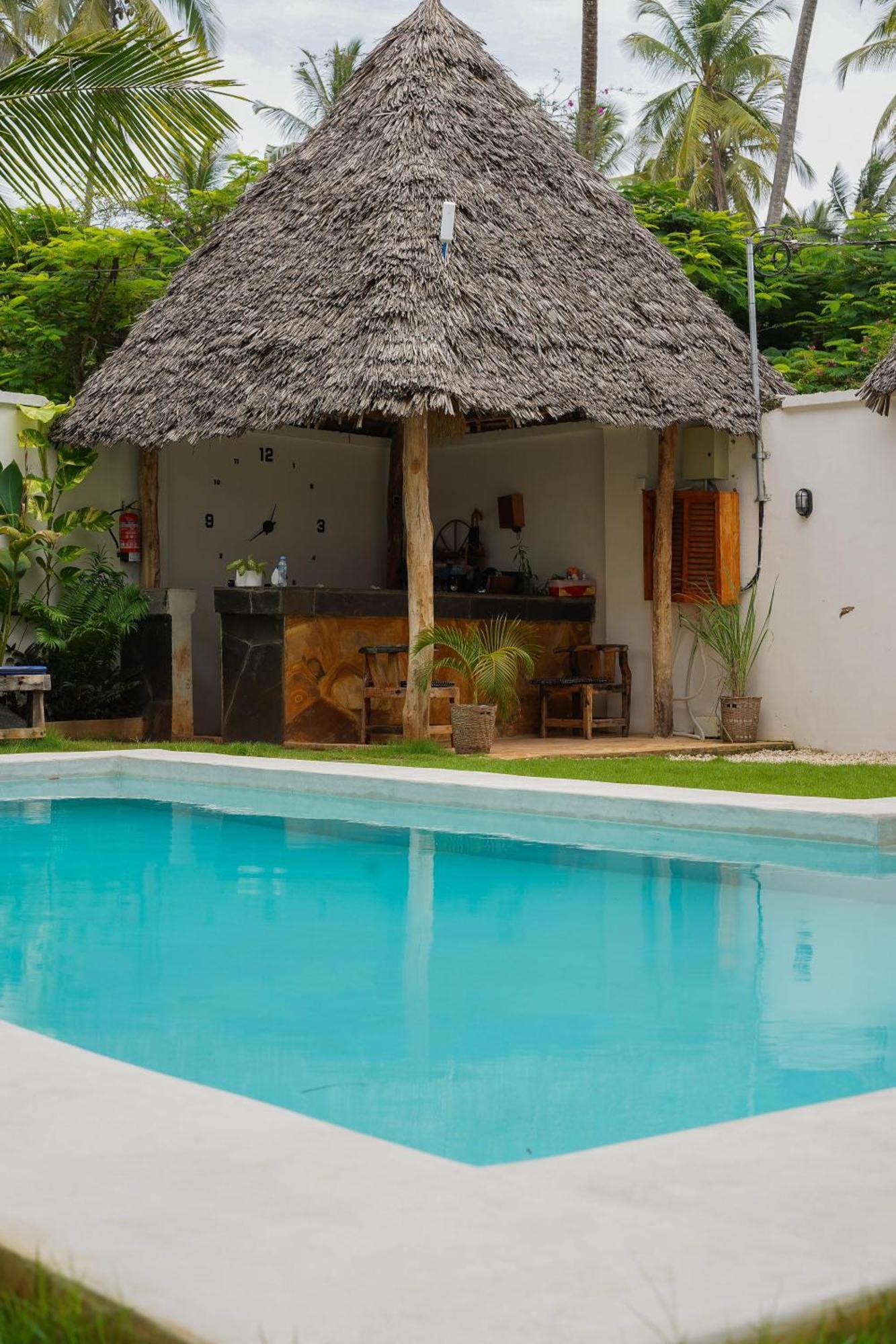 Mambo Lodge Pwani Mchangani