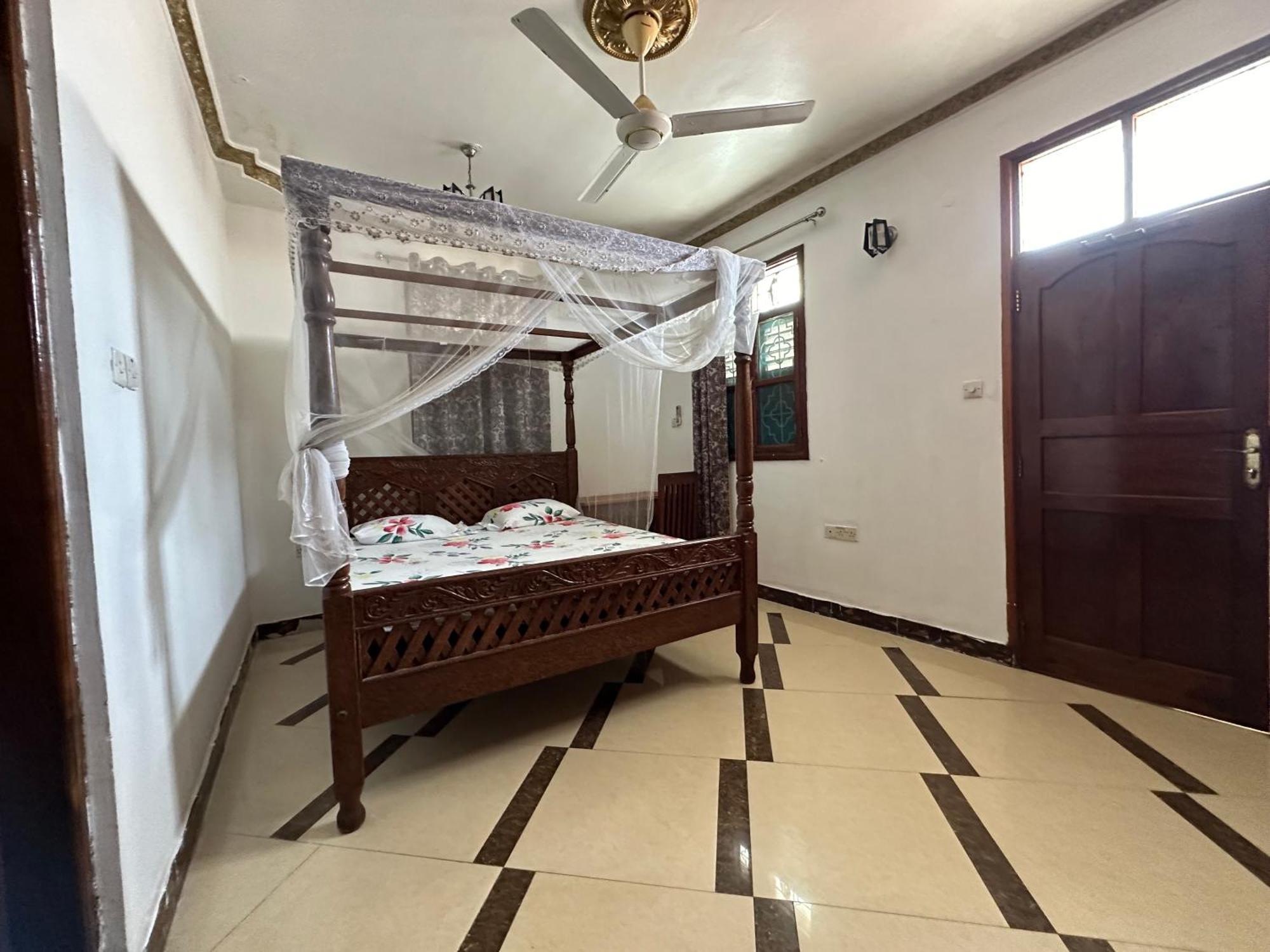 Apartment Pazuri