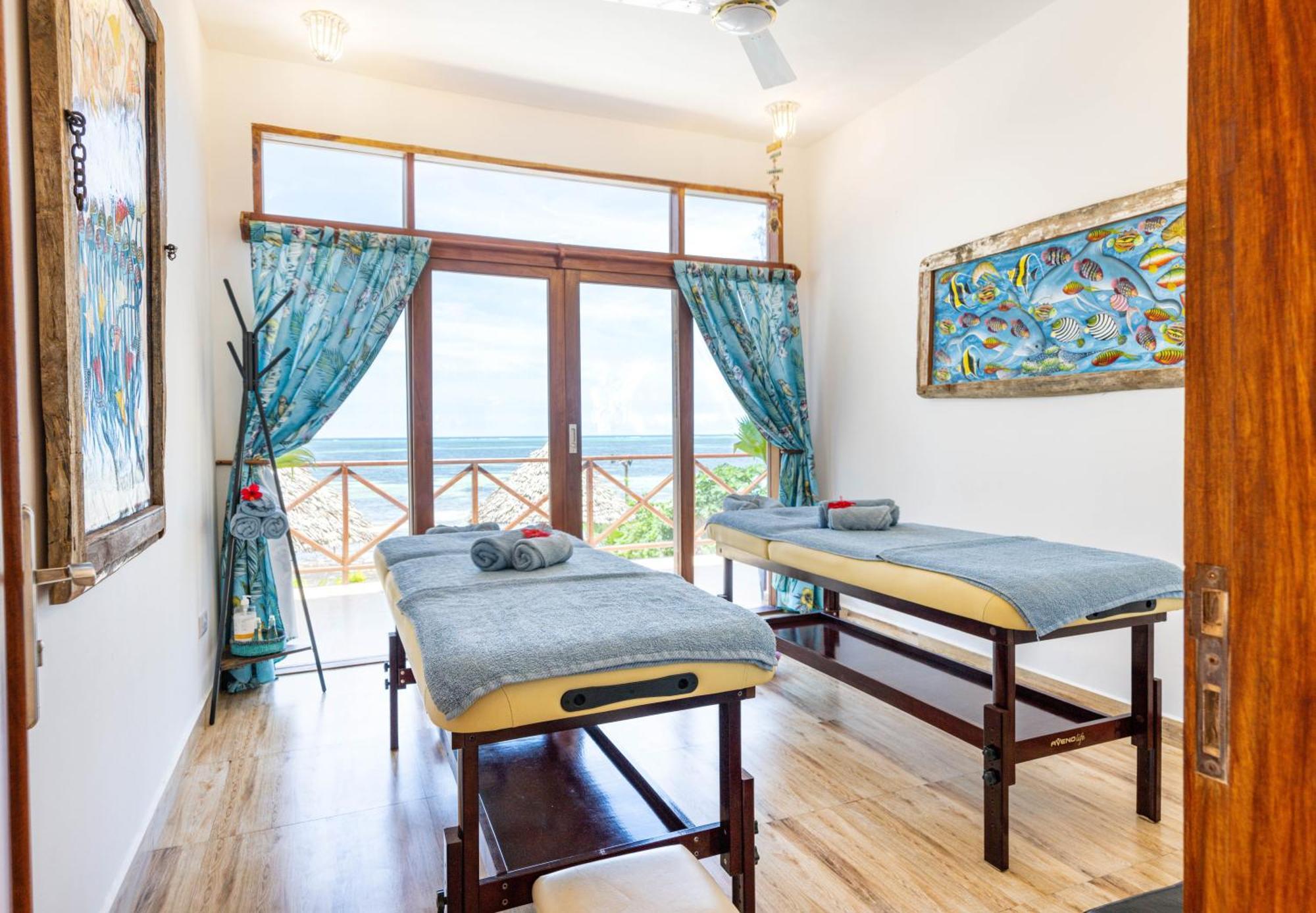 Zanzibella & Kiwengwa (Zanzibar)