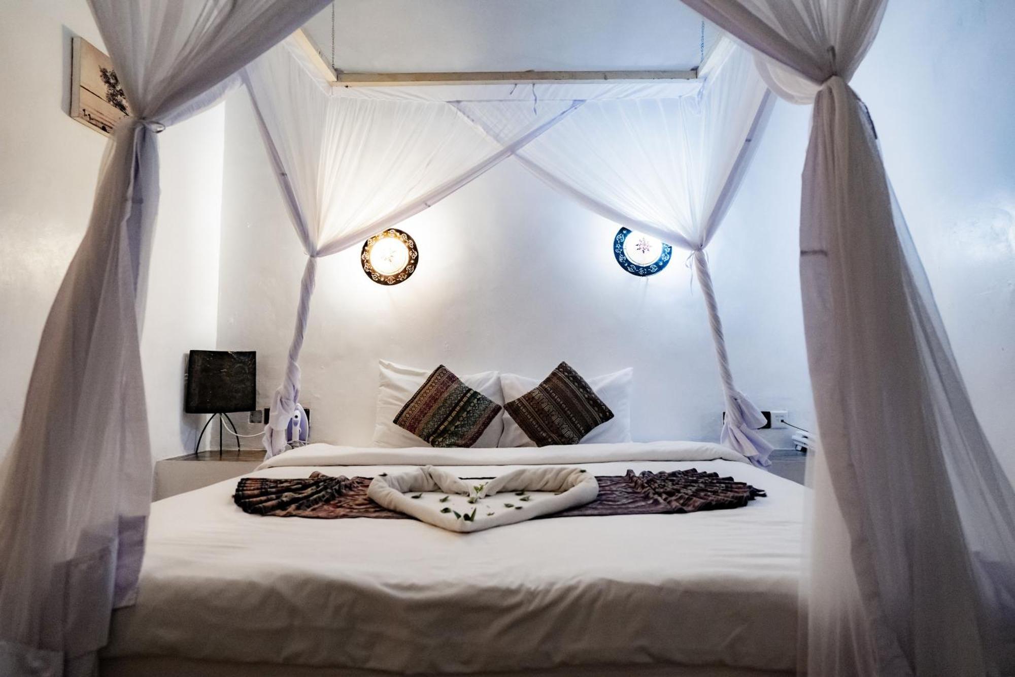 Zanzi House 3*