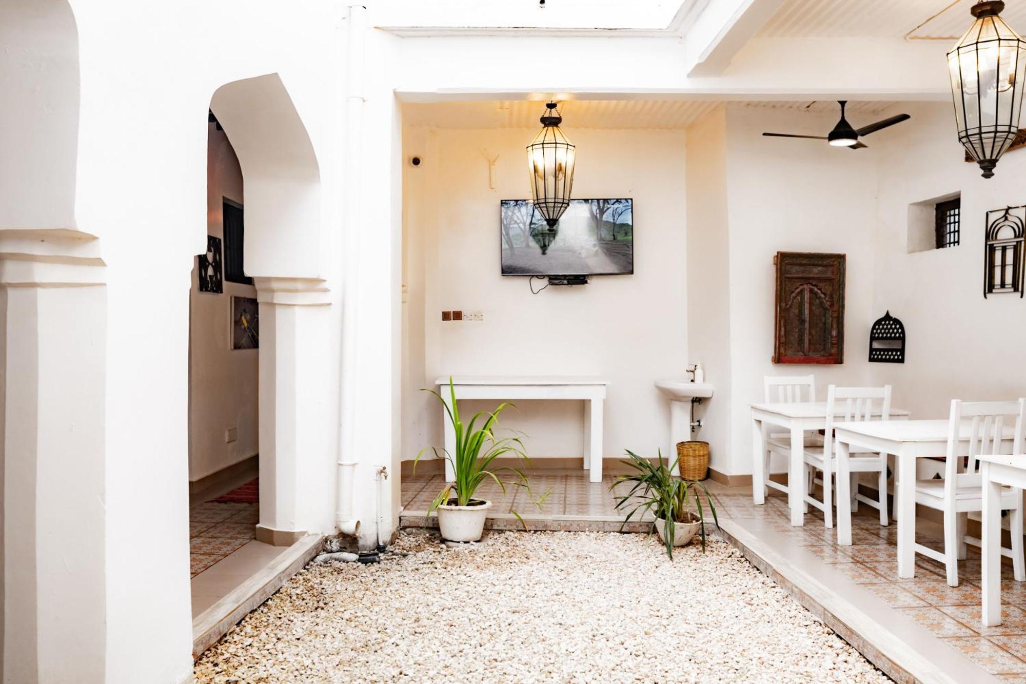 Zanzi House