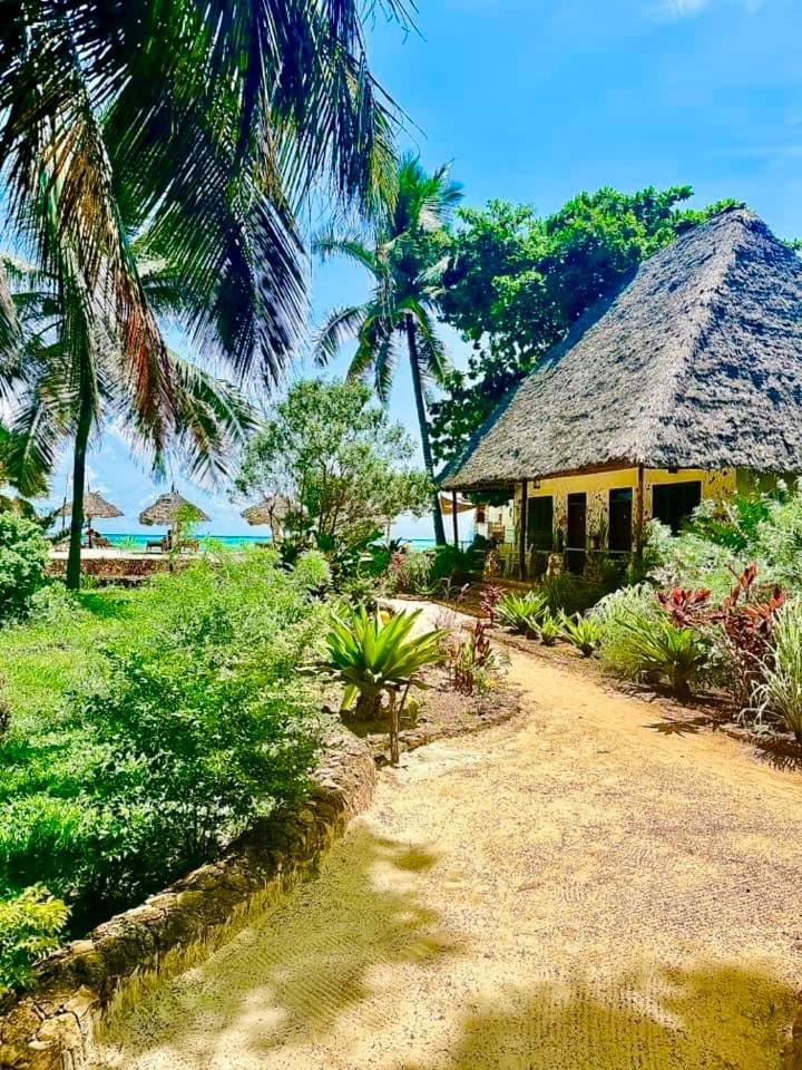 Mambo Ocean Hotel