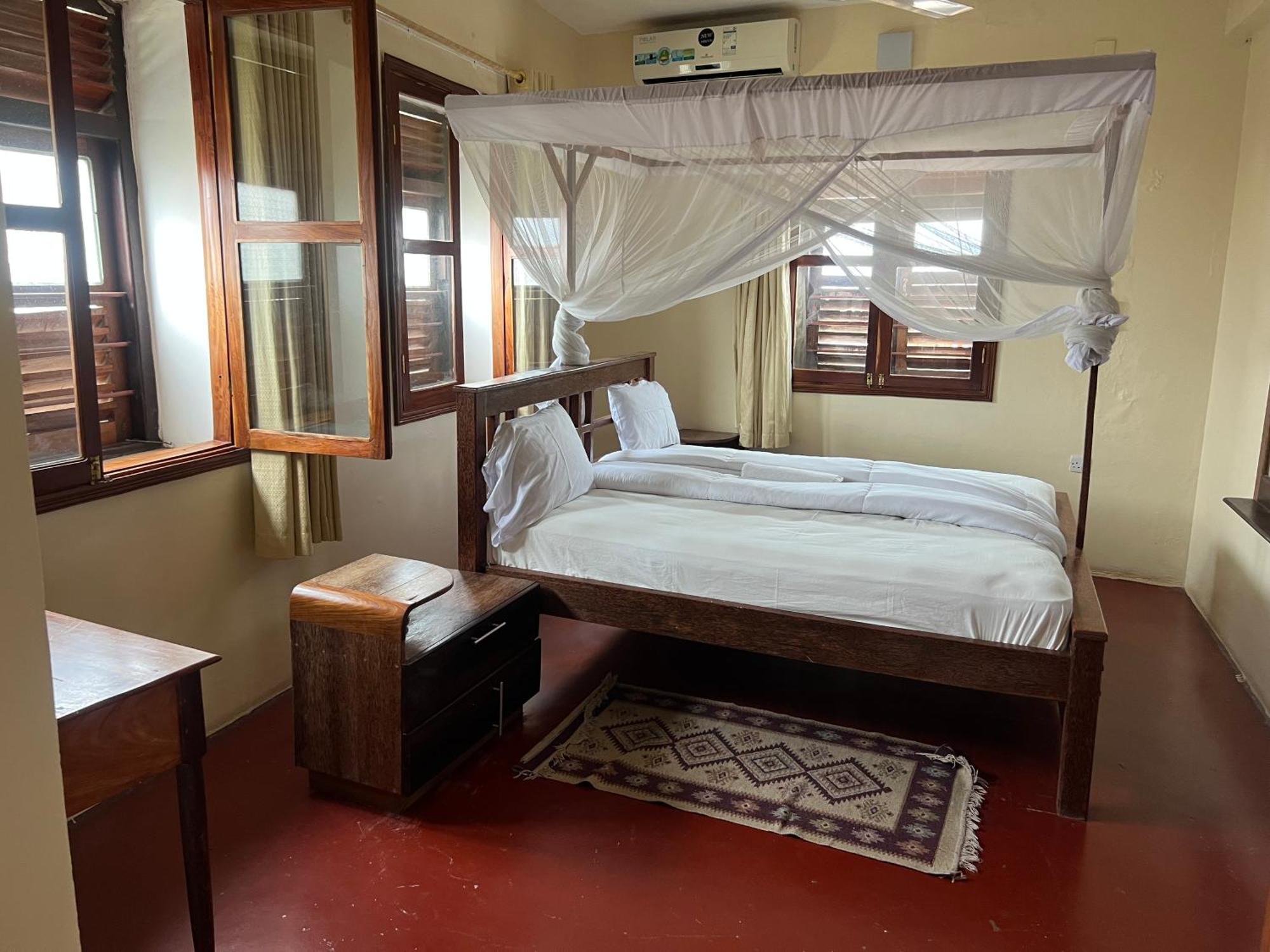 Bin Omair Malindi * Zanzibar