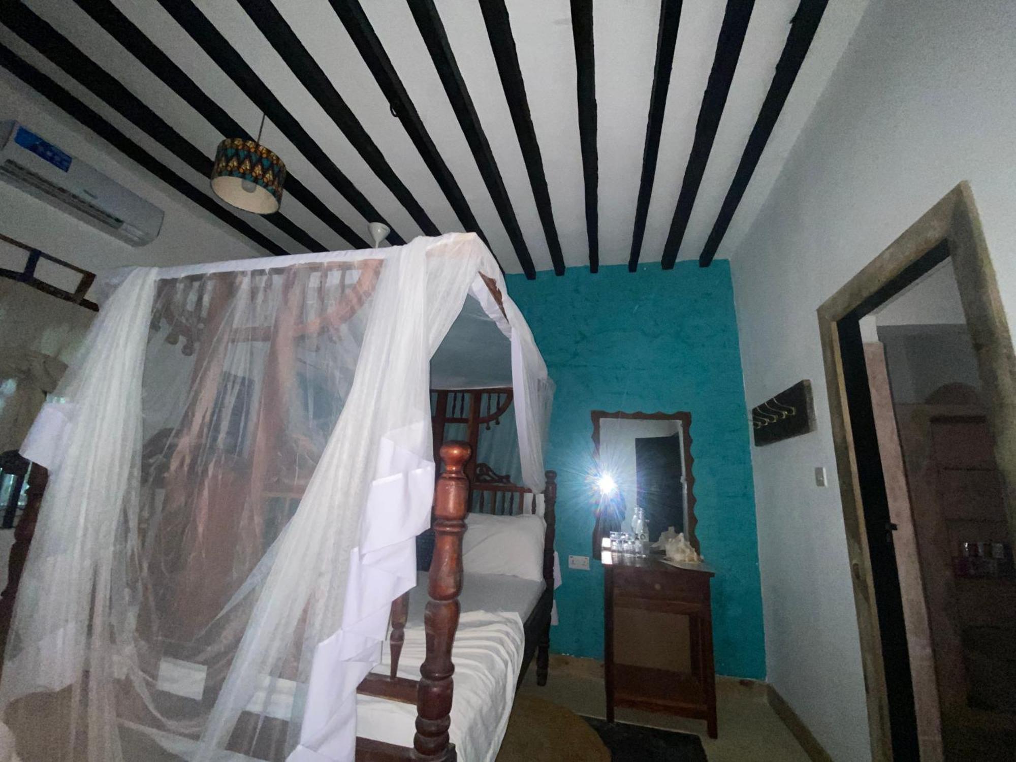 Hotel Mbuyuni Village 2*
