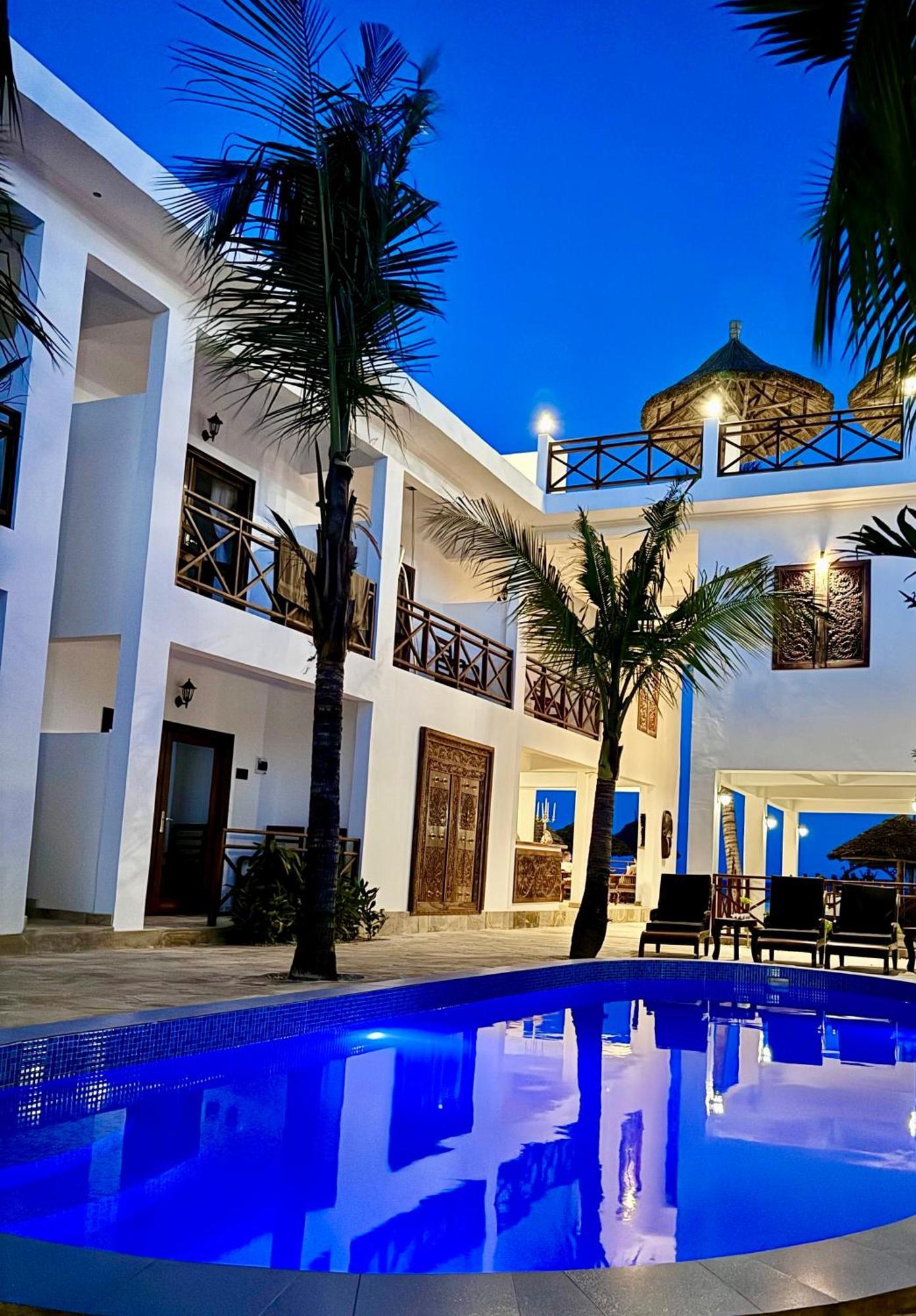 Karibu Hotel