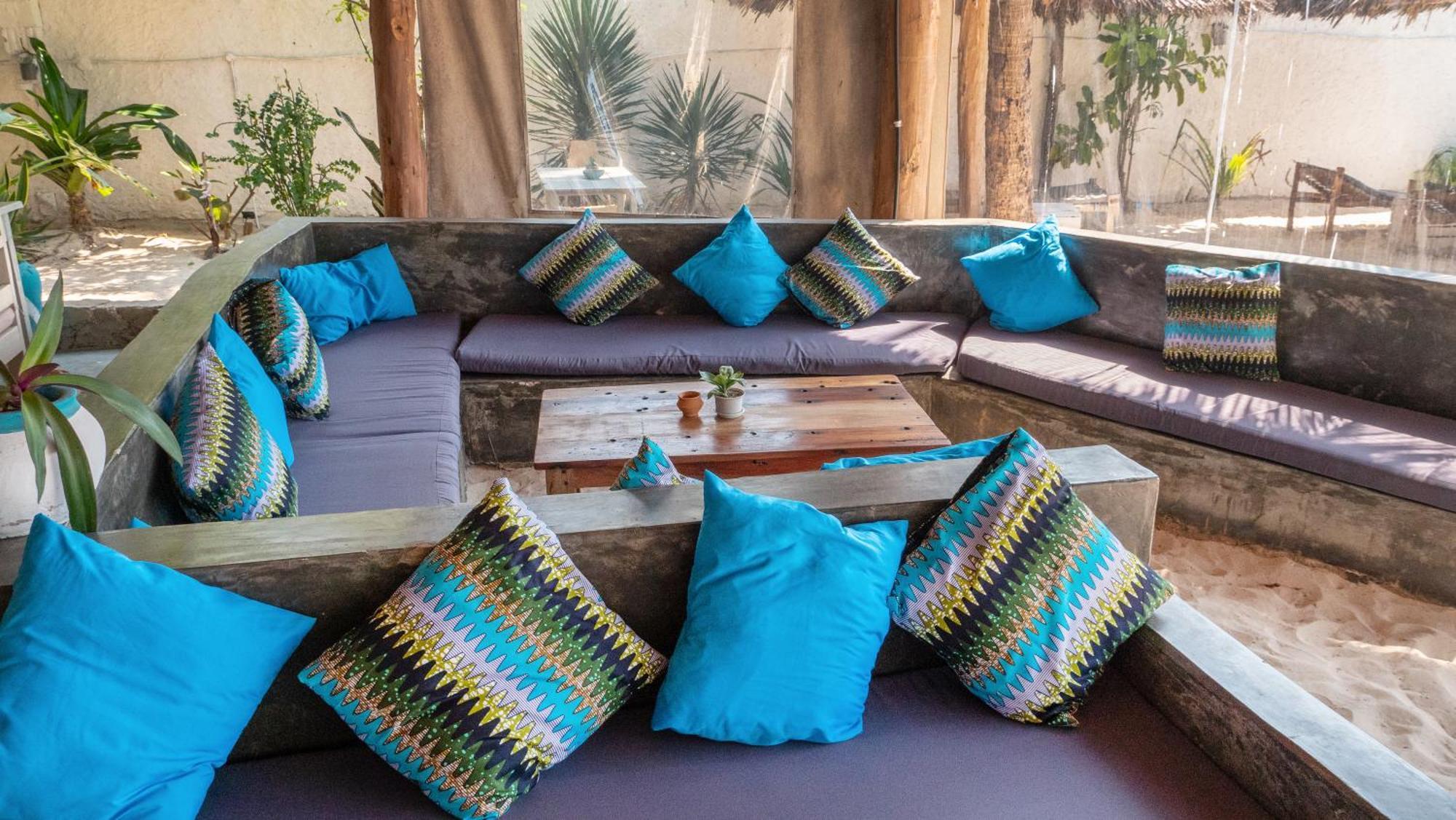 Bed & Breakfast Bahari 2*