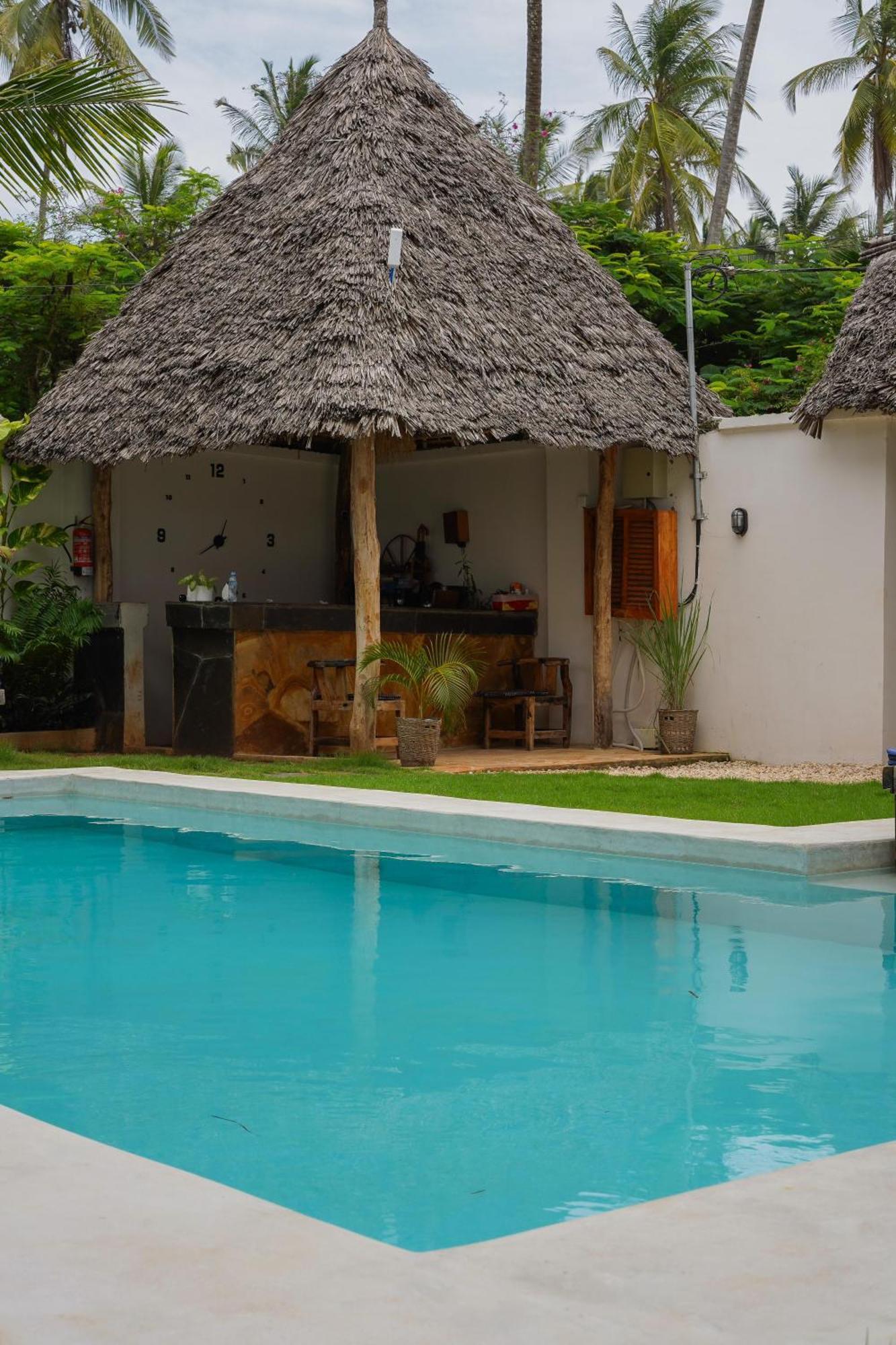 Lodge Mambo