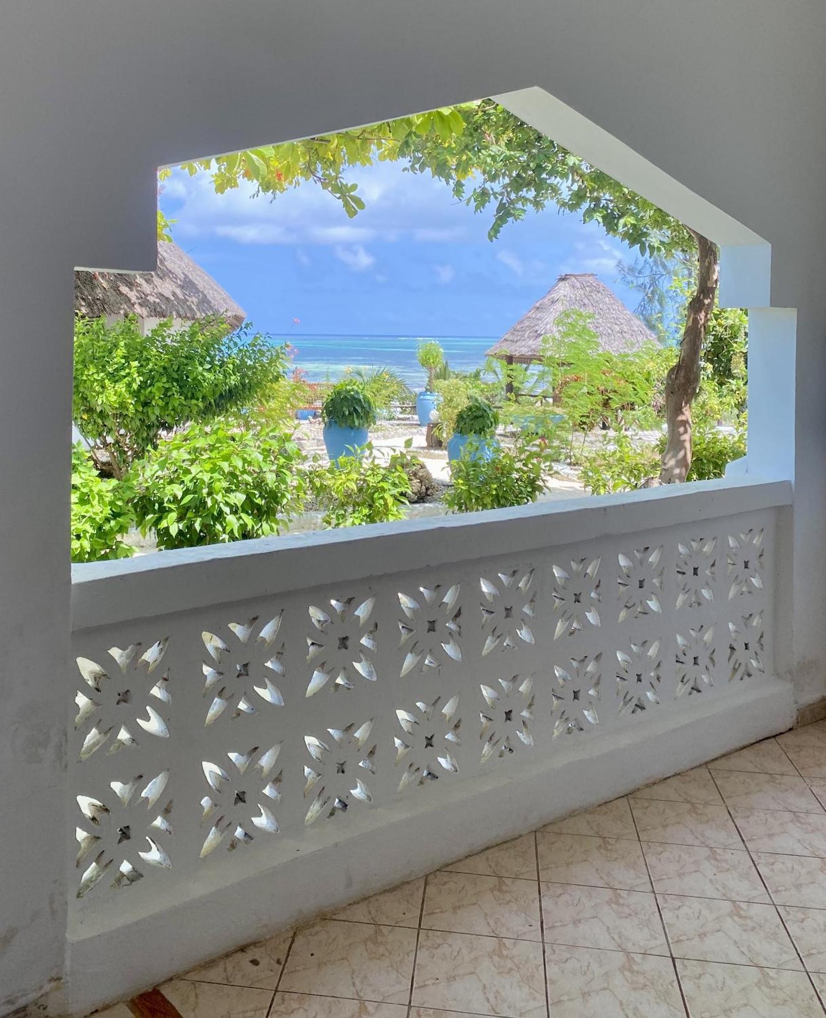 White Star Ocean View Hotel *