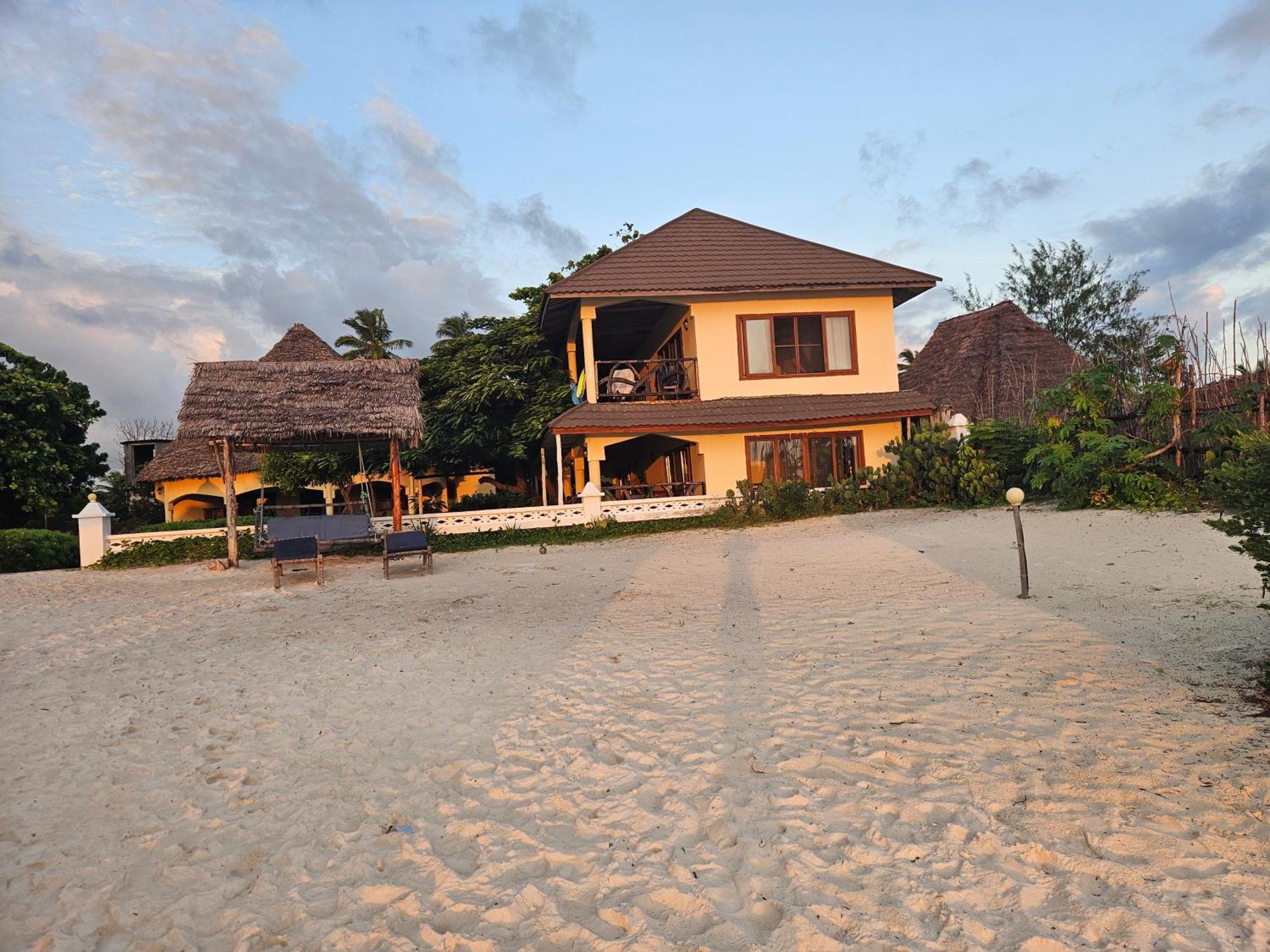 Hotel White Sands