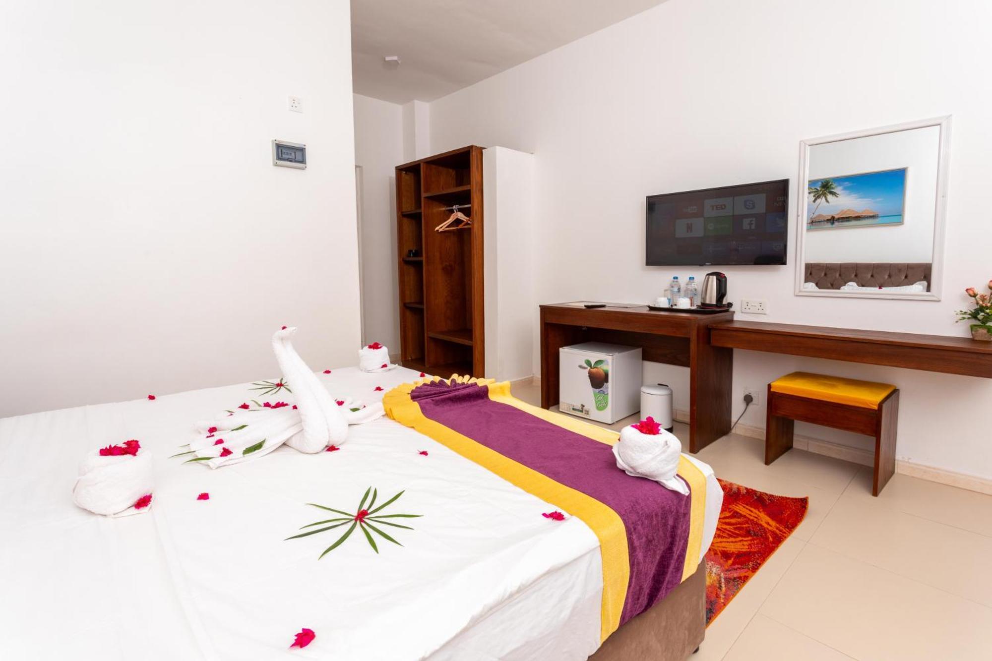 Hotel Canary & 4*