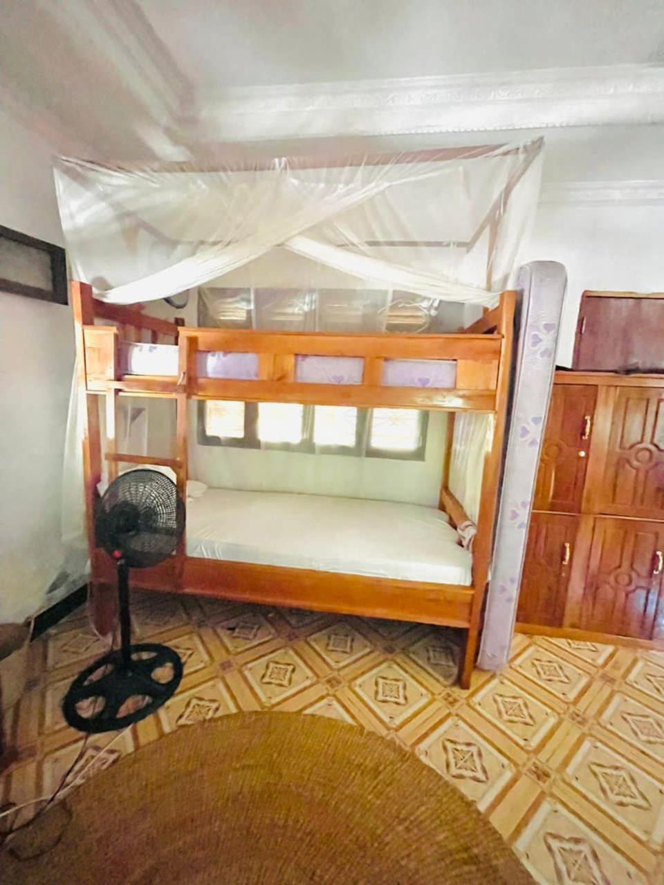 Bustani Hotel