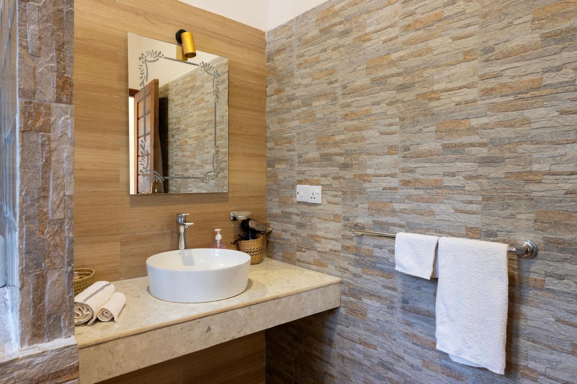 Rori Private Luxury * Bwejuu