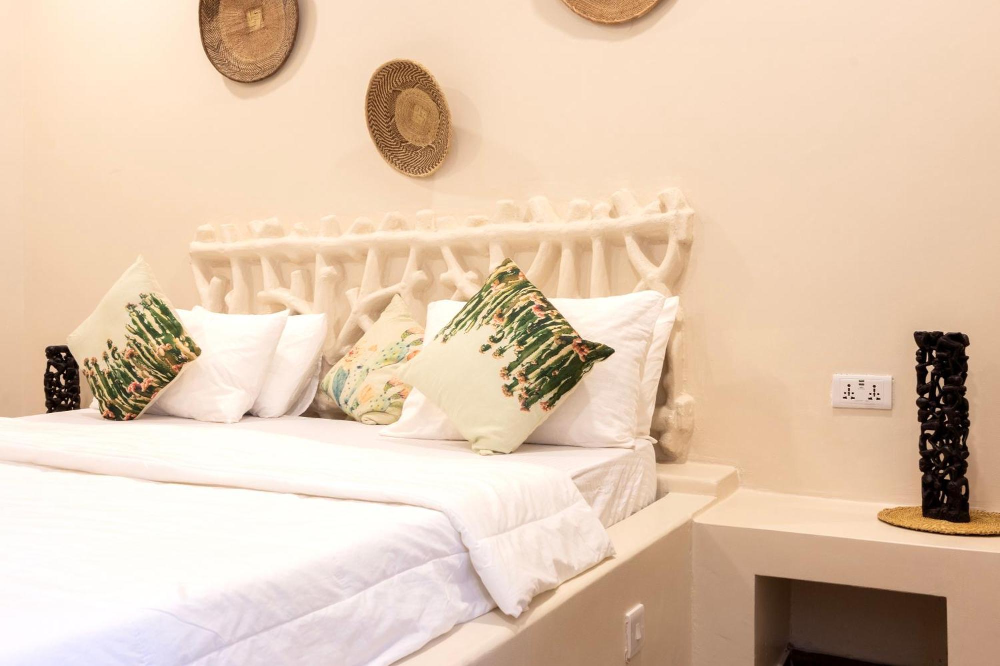 Rori Private Luxury Bwejuu