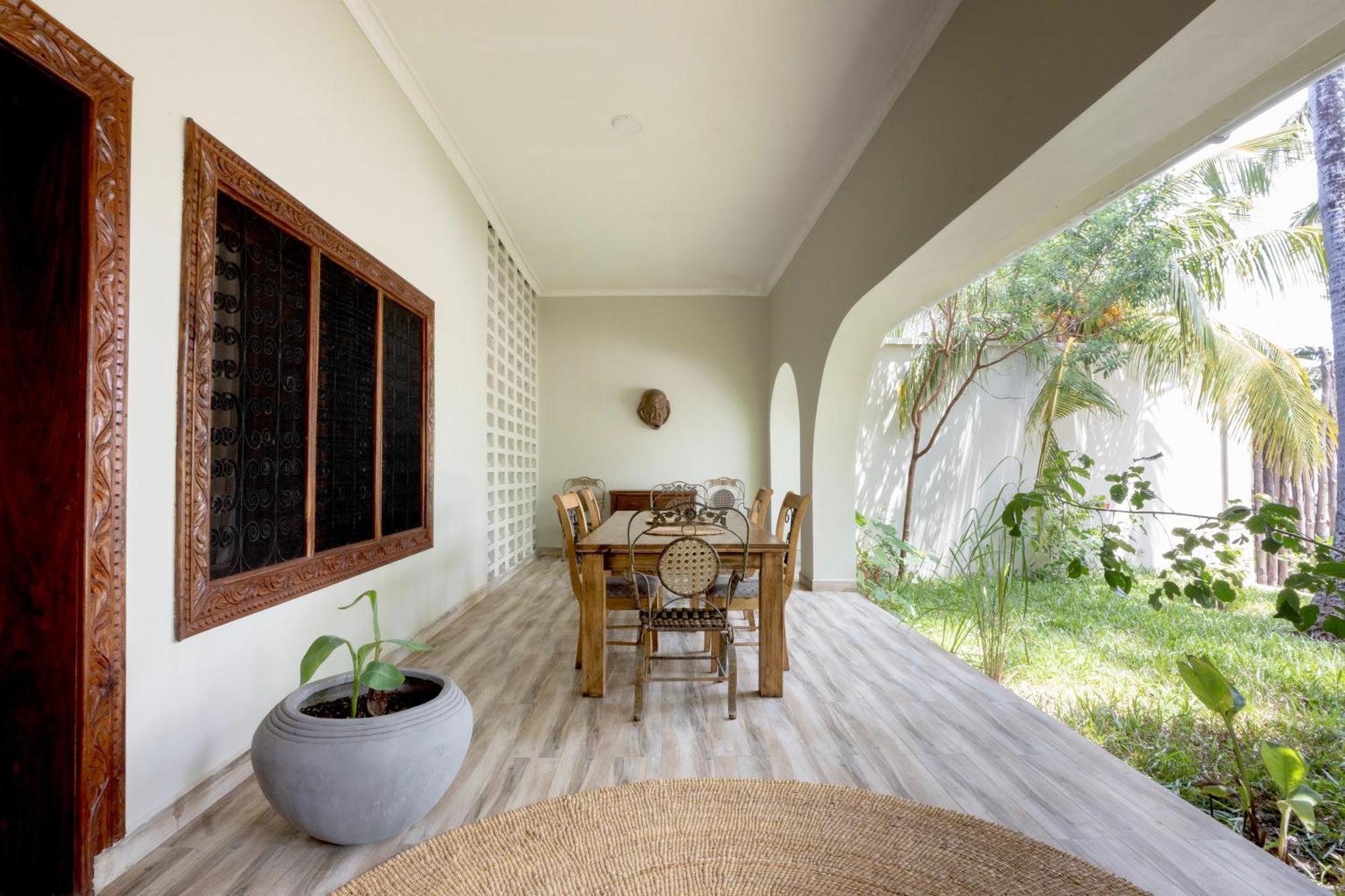 Rori Private Luxury Bwejuu