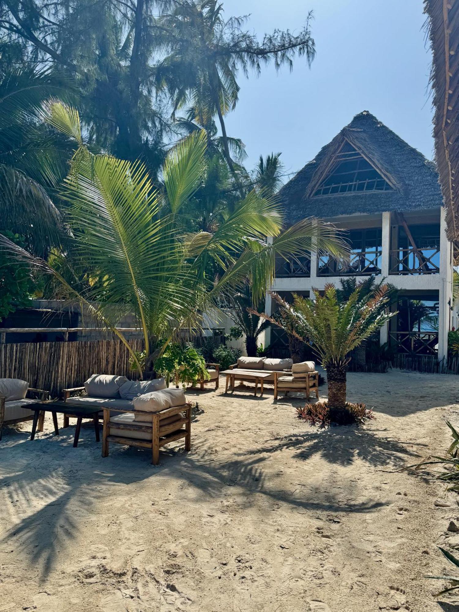 Mayai Ocean Resort *