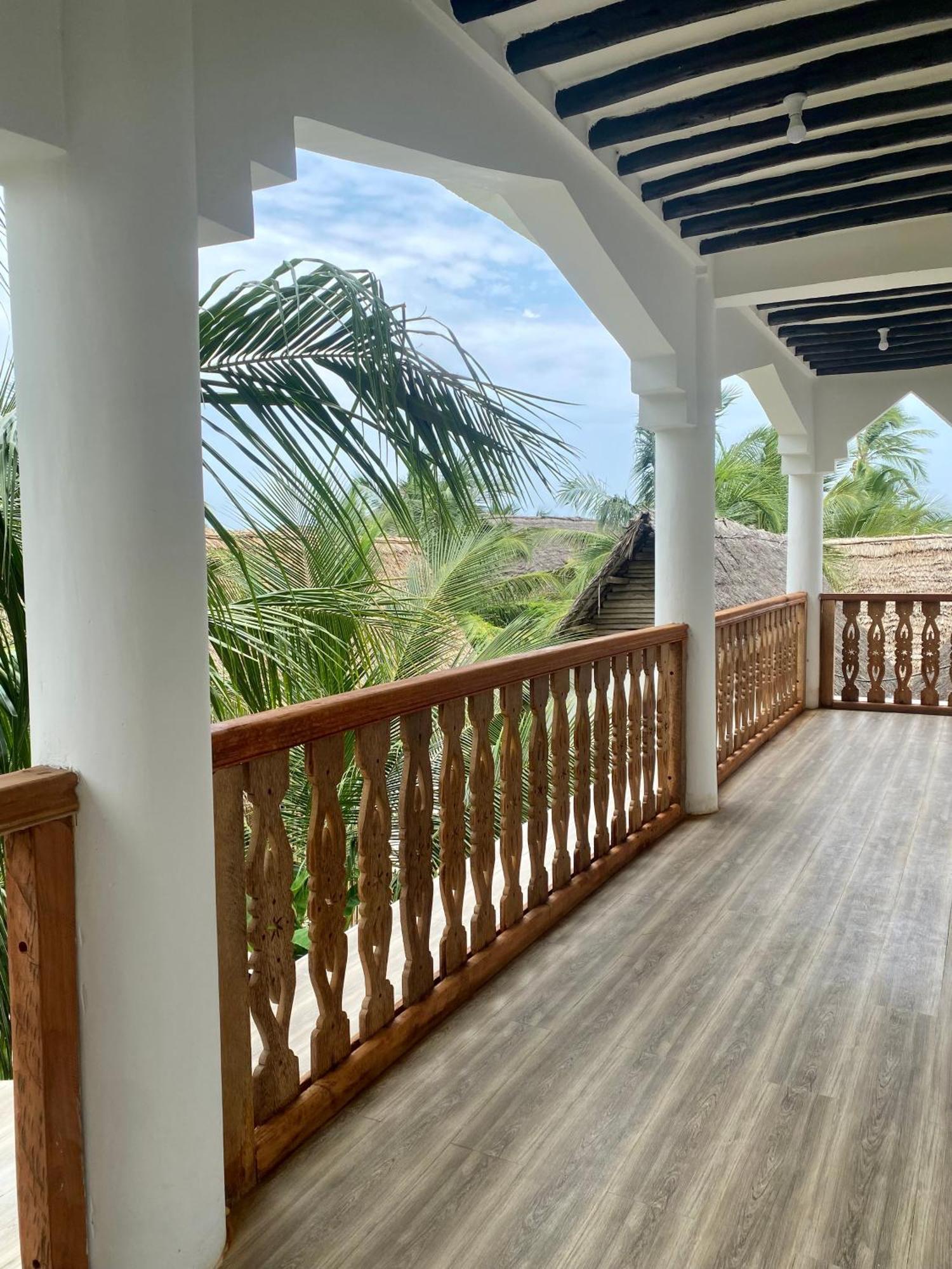 Bed & Breakfast The New Blue Waves 2*