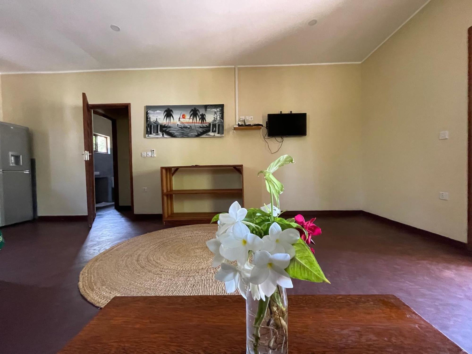 Diana Place Apartment *
