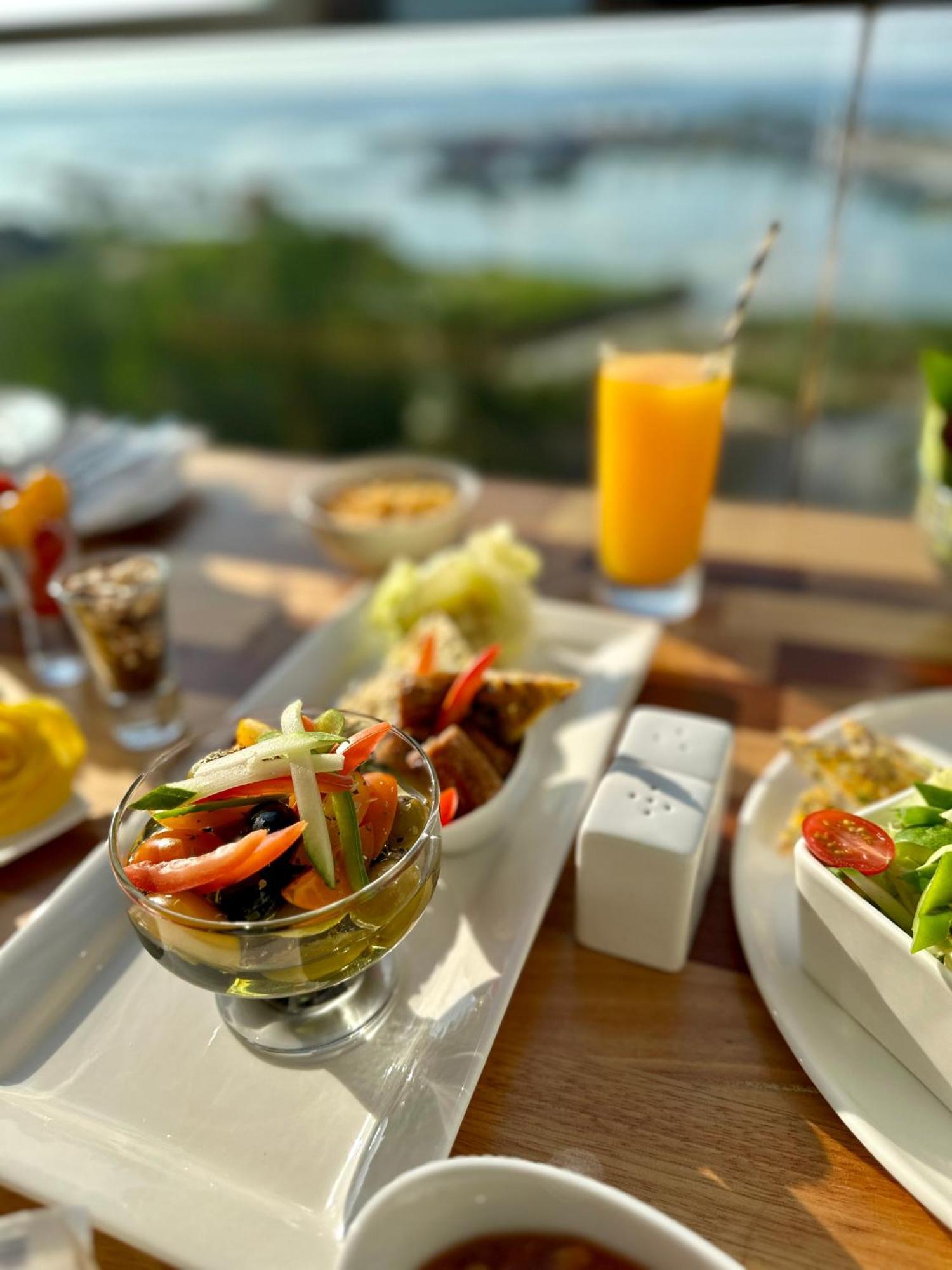 - Azam Luxury Resort&spa Hotel Sansibar