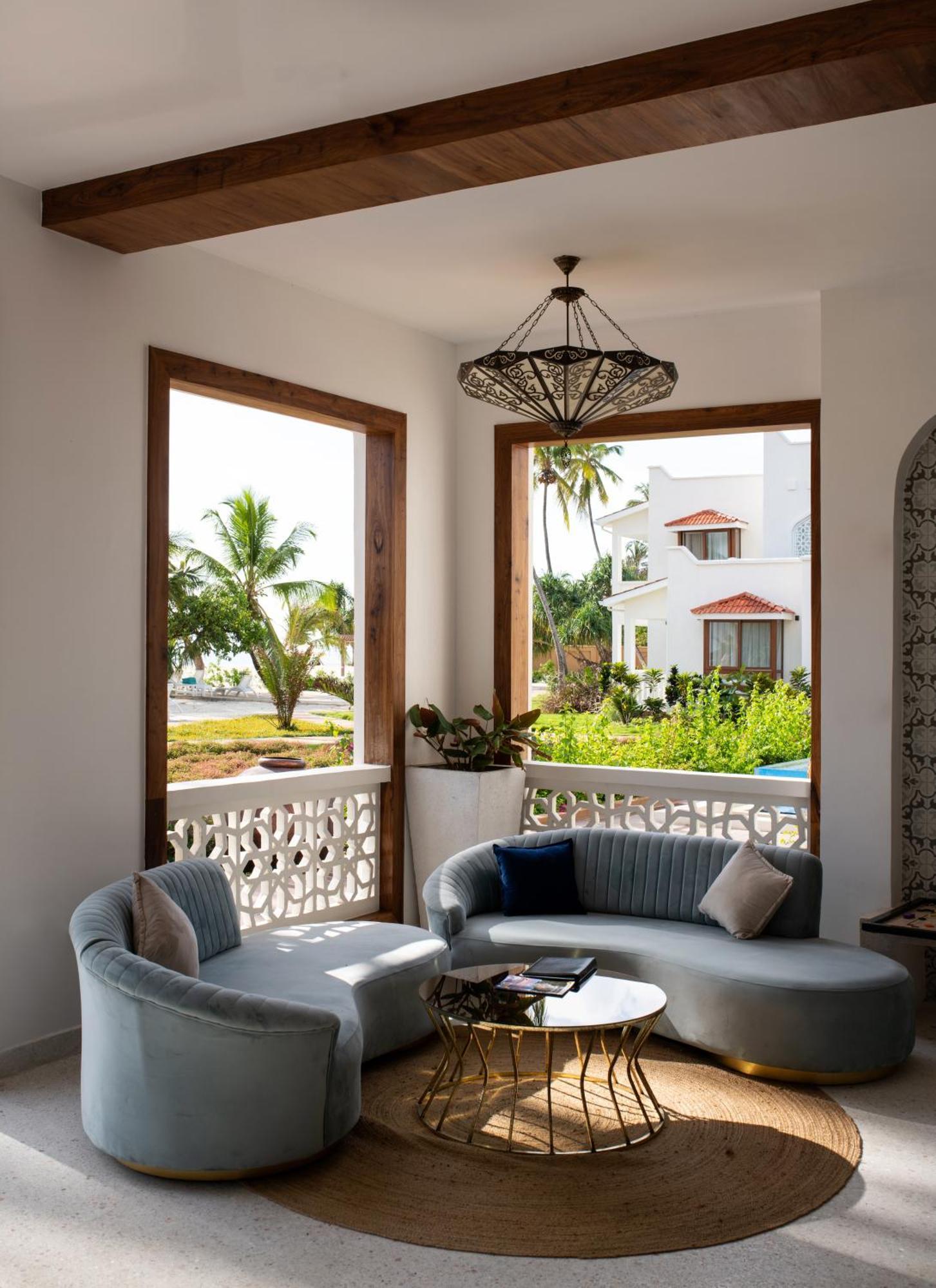 Lux* Marijani Zanzibar Pwani Mchangani