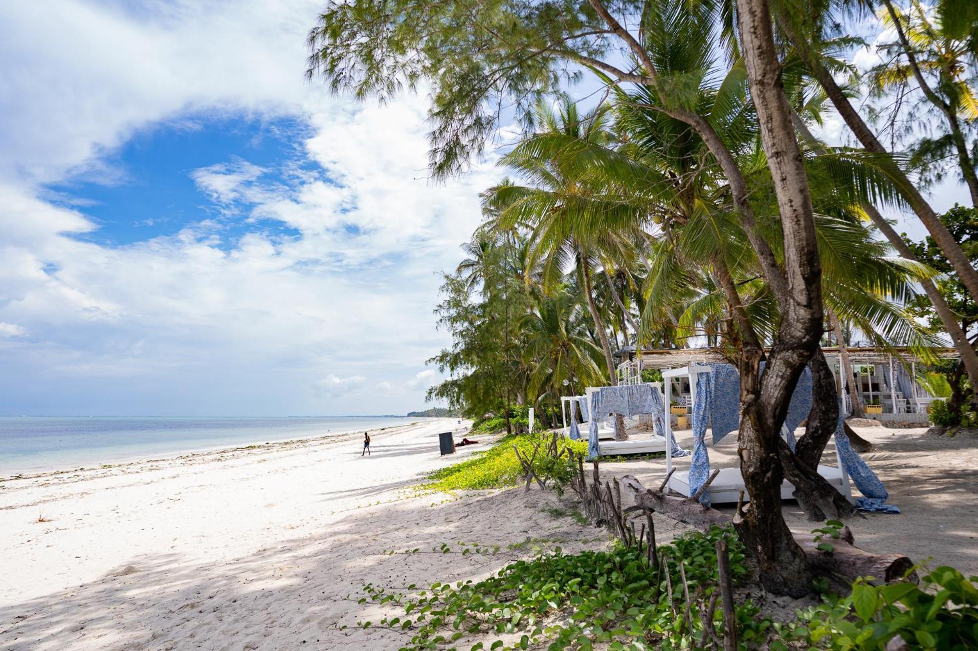 Orient Beach Resort Bwejuu