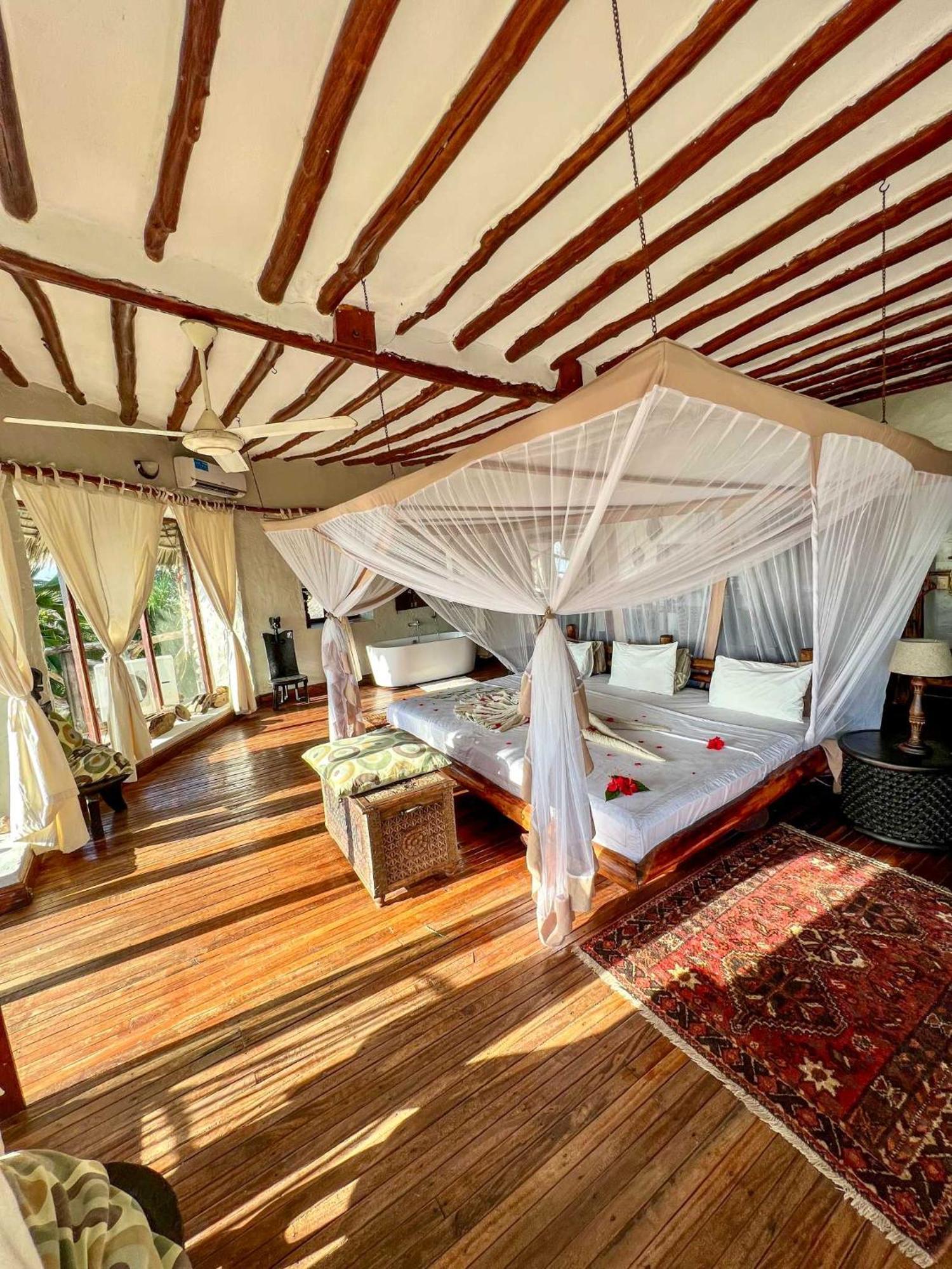 Zi Main House