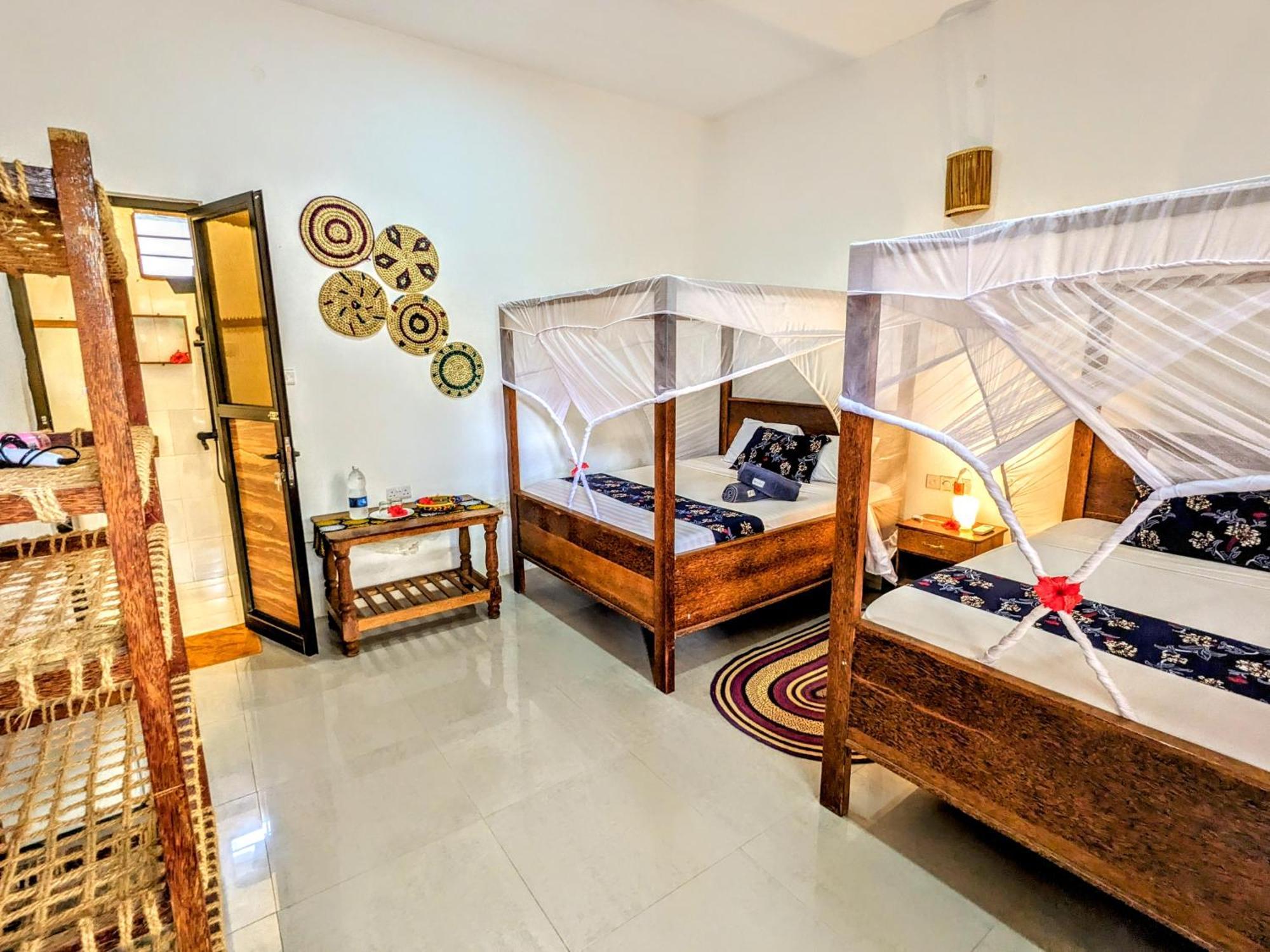Mkadi Beach House *