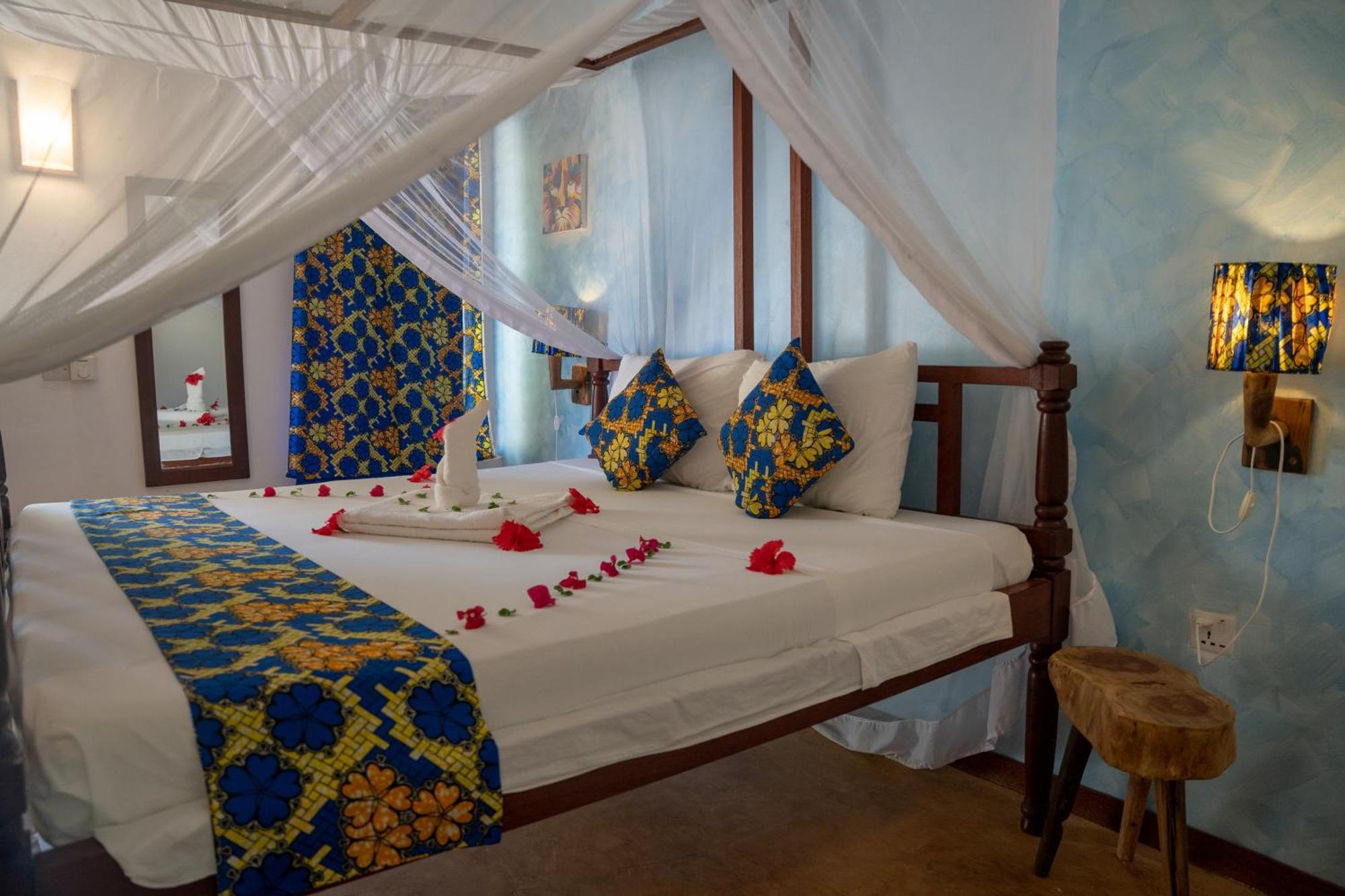 Mawimbi Hotel *