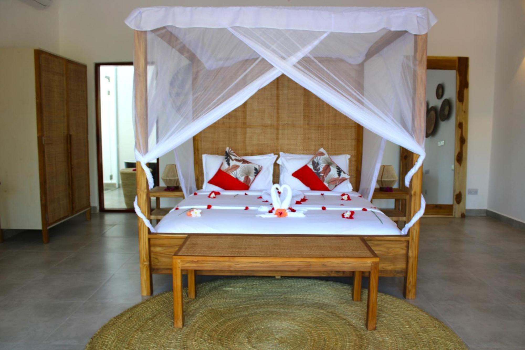 Kivuli Hotel 4*