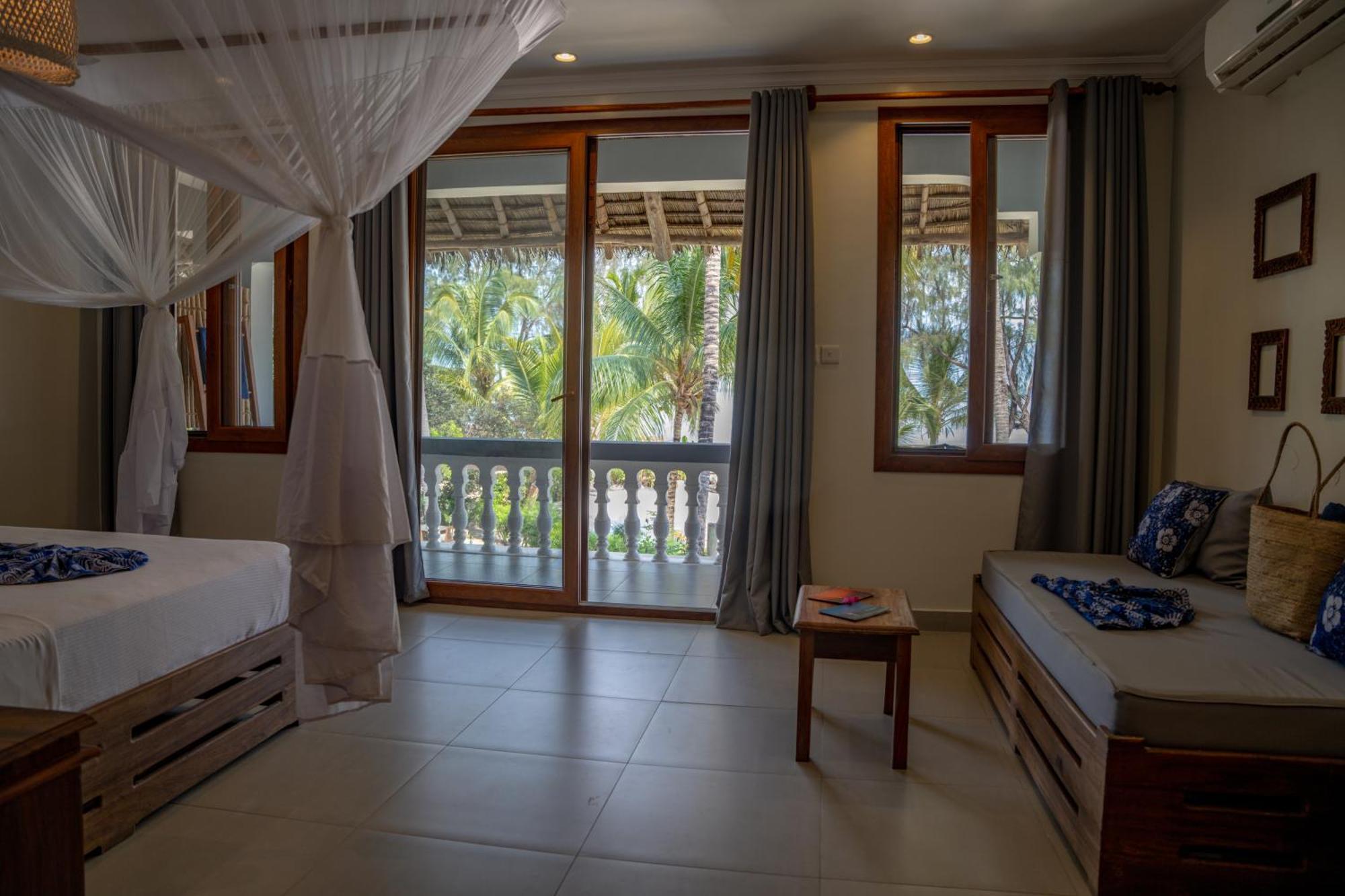 Sunset Bay Resort 4*