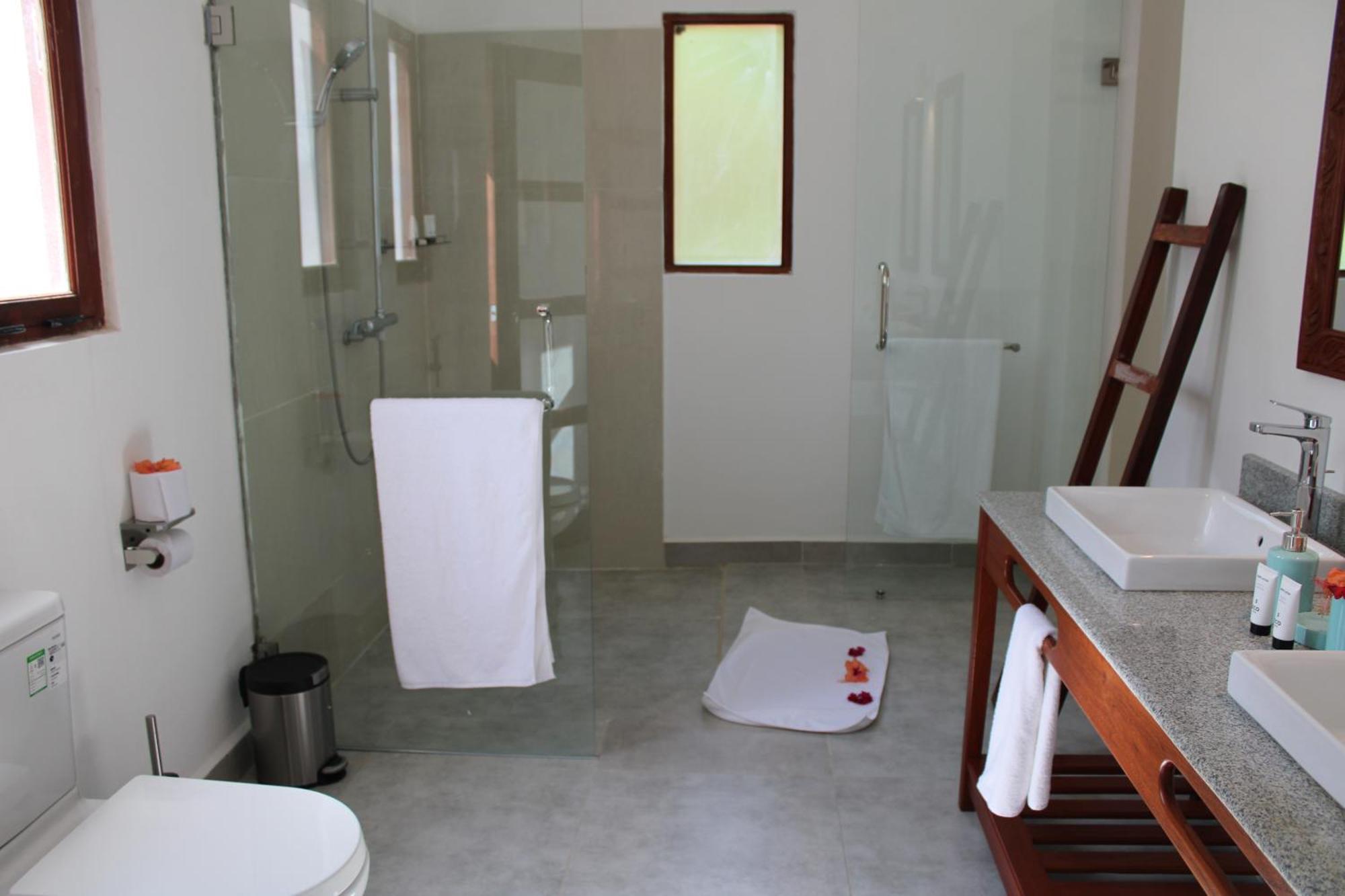 Kivuli 4*