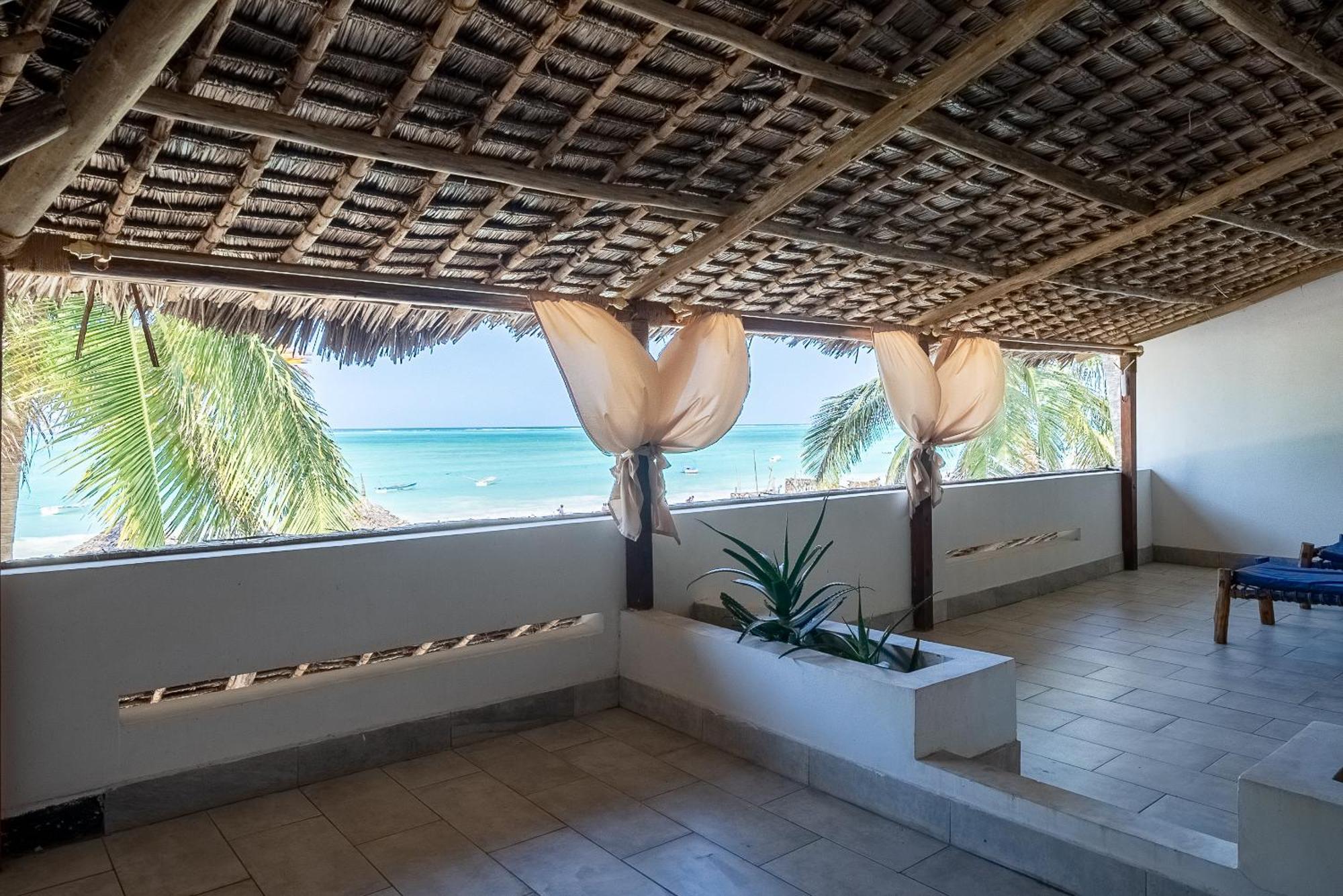 Beachfront Thamani With Private Pool And Zanzibarhouses